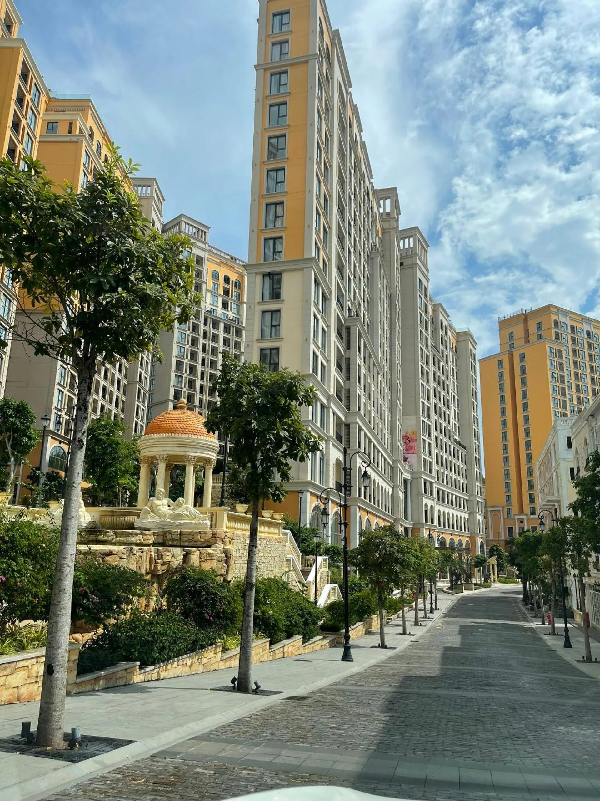 Property building in Times Corner Sorrento Hotel - Complimentary Sunset Town Tour 4pm to 5pm everyday