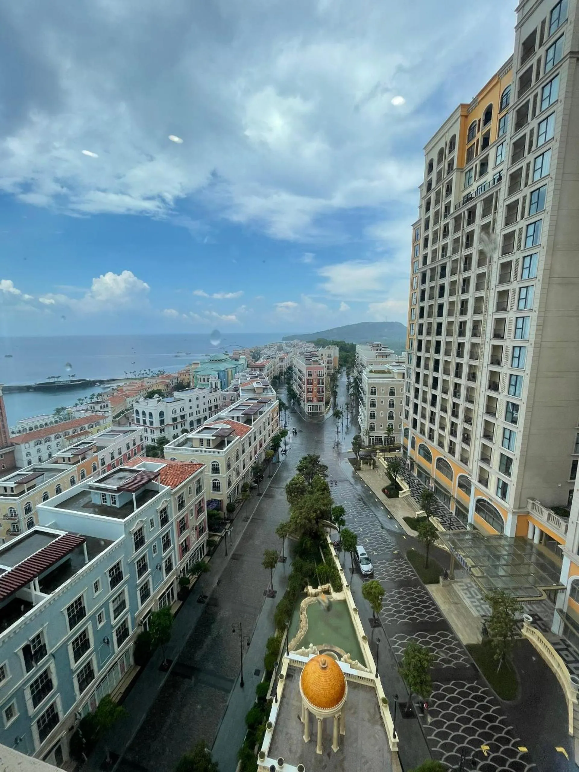 Neighbourhood in Times Corner Sorrento Hotel - Complimentary Sunset Town Tour 4pm to 5pm everyday