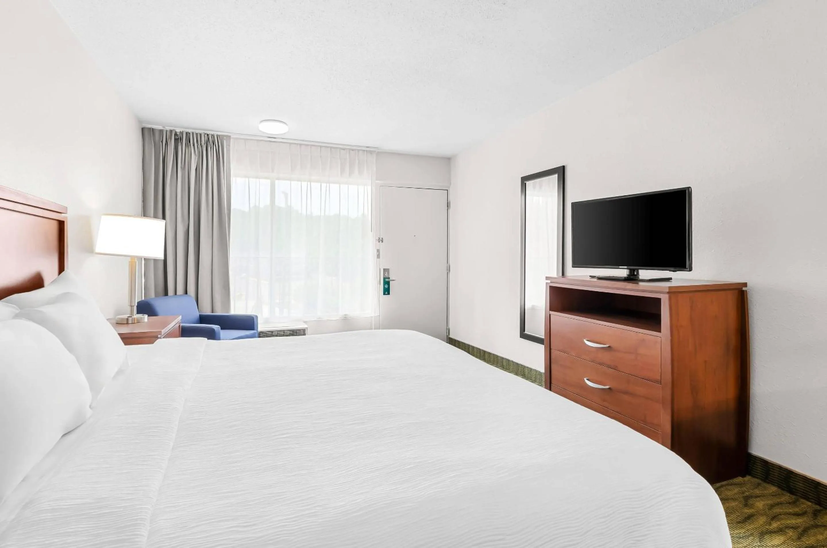 Bedroom, Bed in Quality Inn Lexington