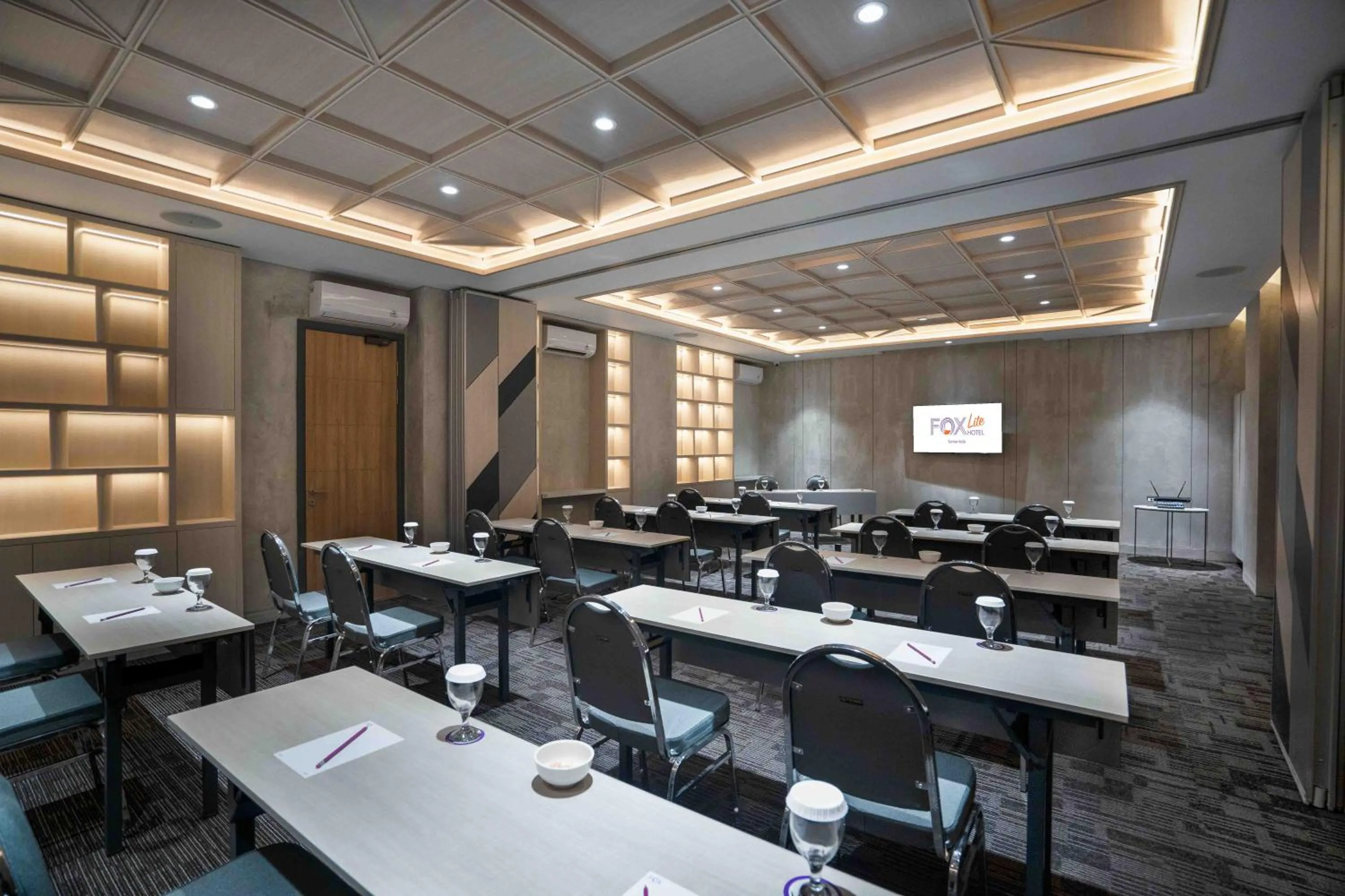 Meeting/conference room in FOX Lite Hotel Samarinda