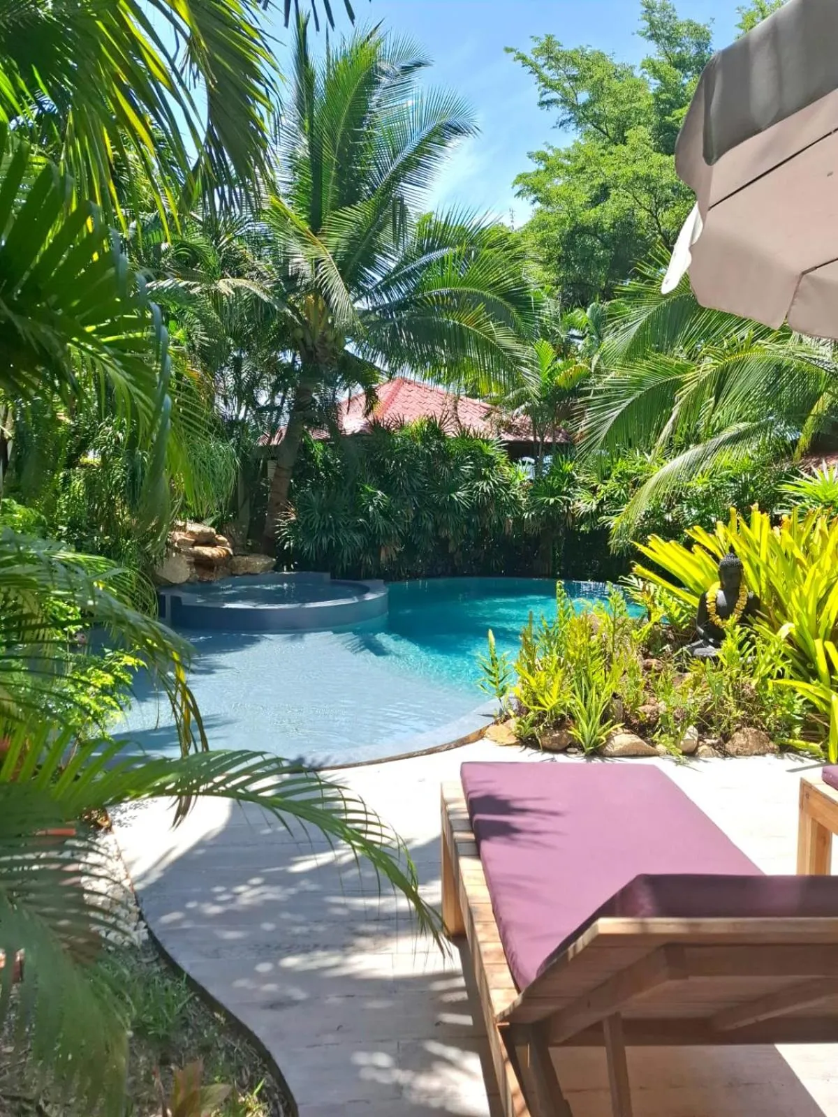 Swimming pool in Jade cottages