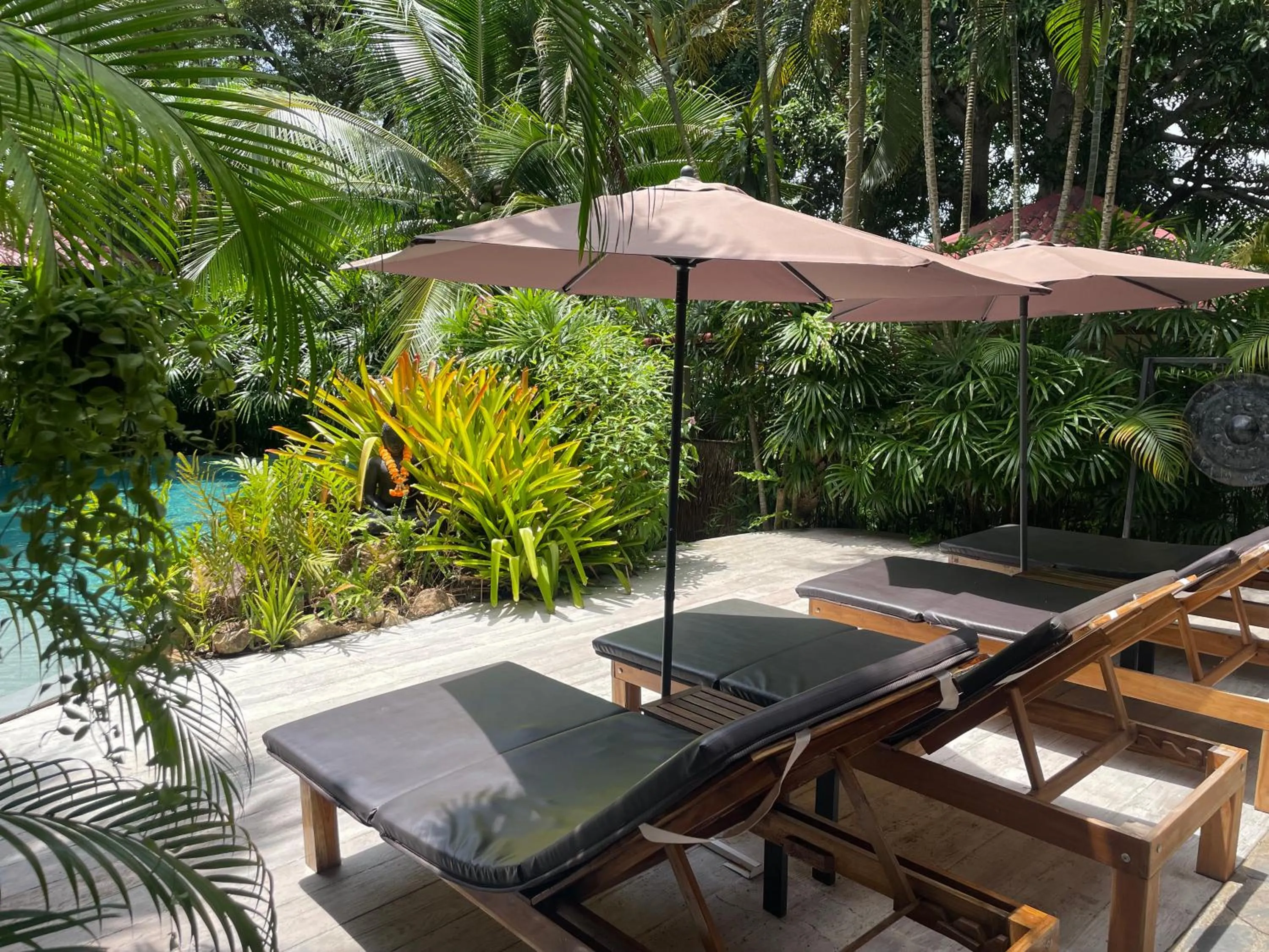 Patio in Jade cottages