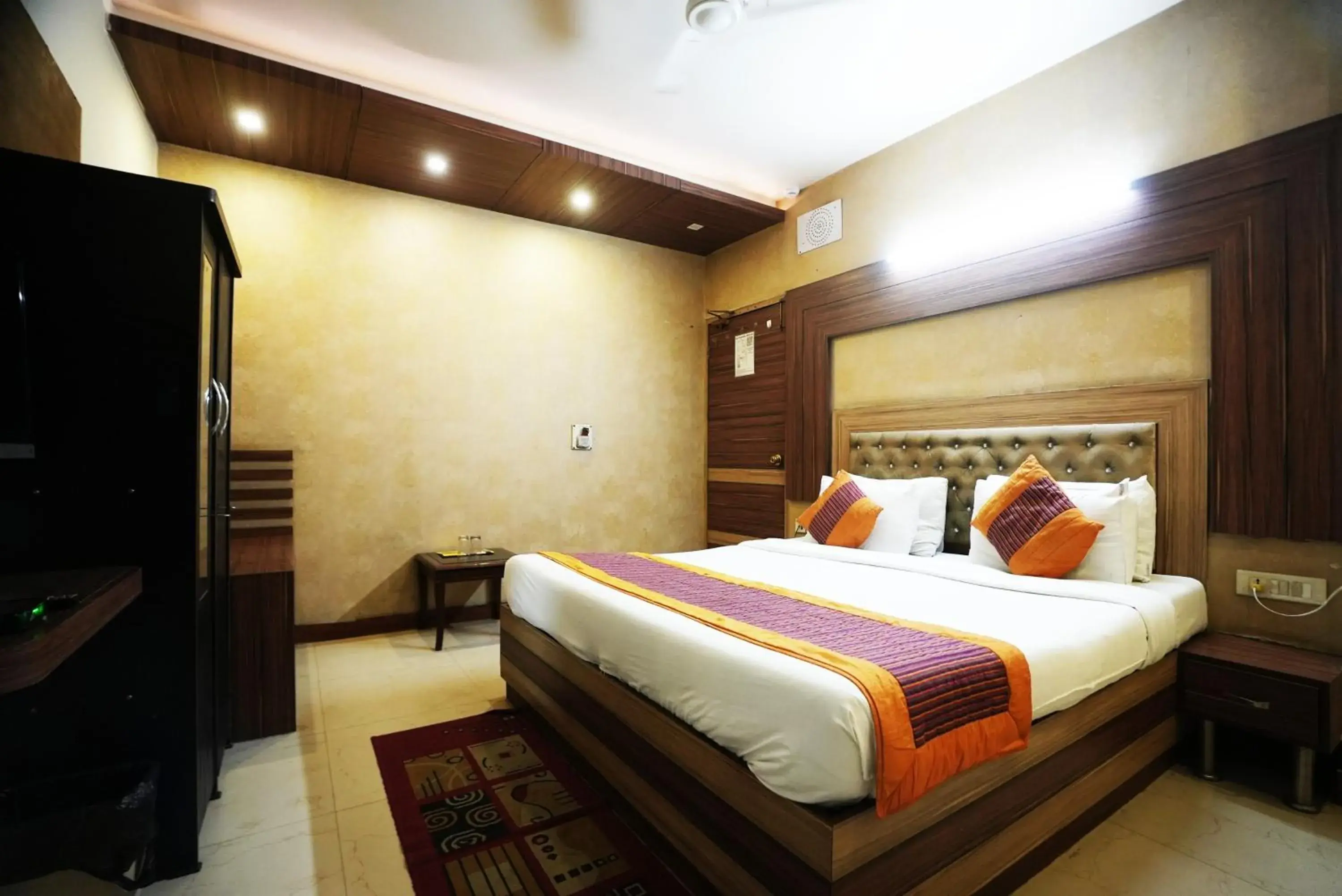 Deluxe Room in Hotel Classic Karol Bagh Deluxe Room in Hotel Classic Karol Bagh