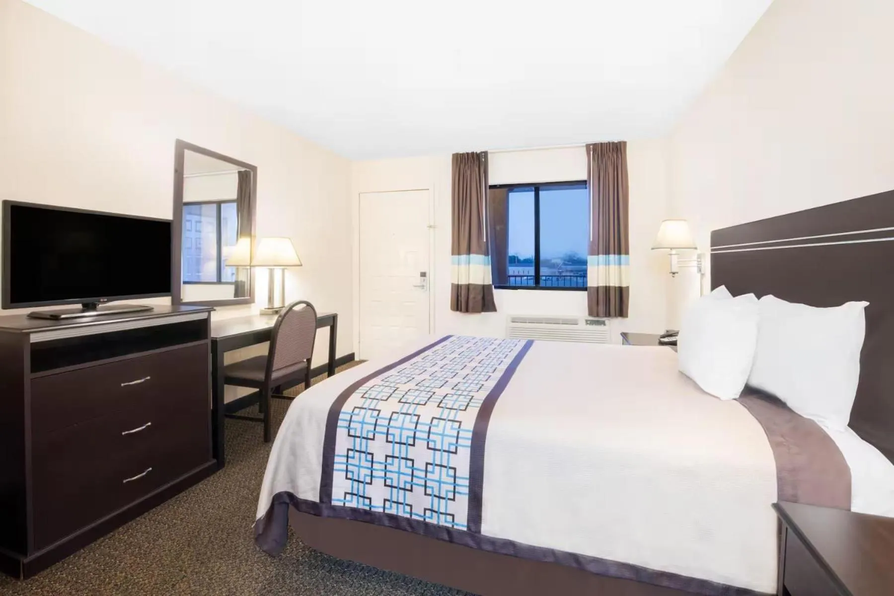 Bedroom, Bed in Americas Best Value Inn Hobbs