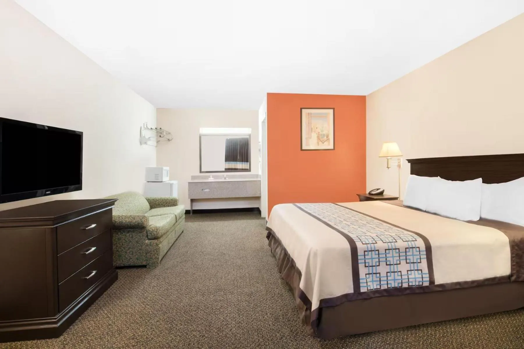 Bedroom, Bed in Americas Best Value Inn Hobbs