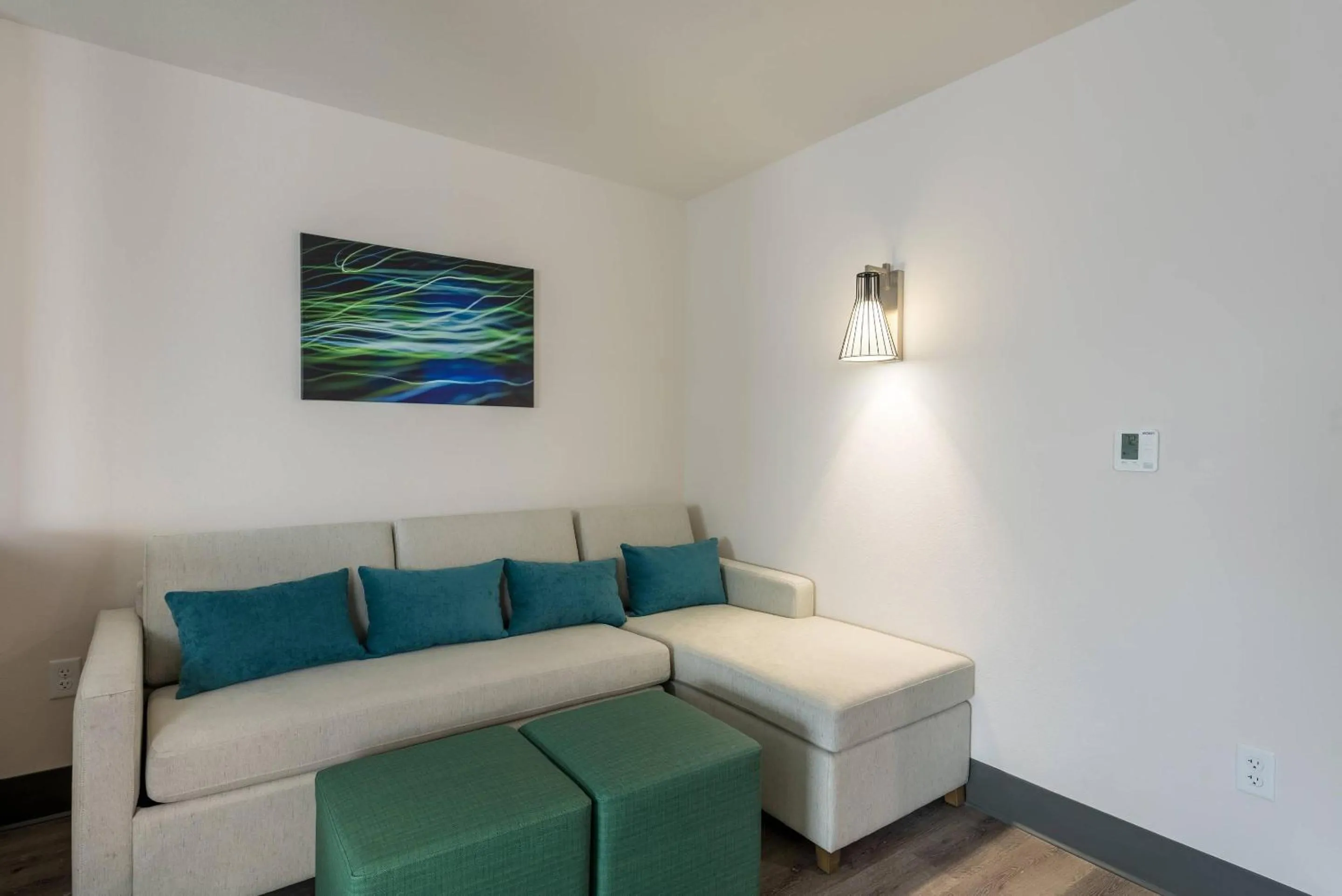 Bedroom in Comfort Suites Colorado Springs East - Medical Center Area