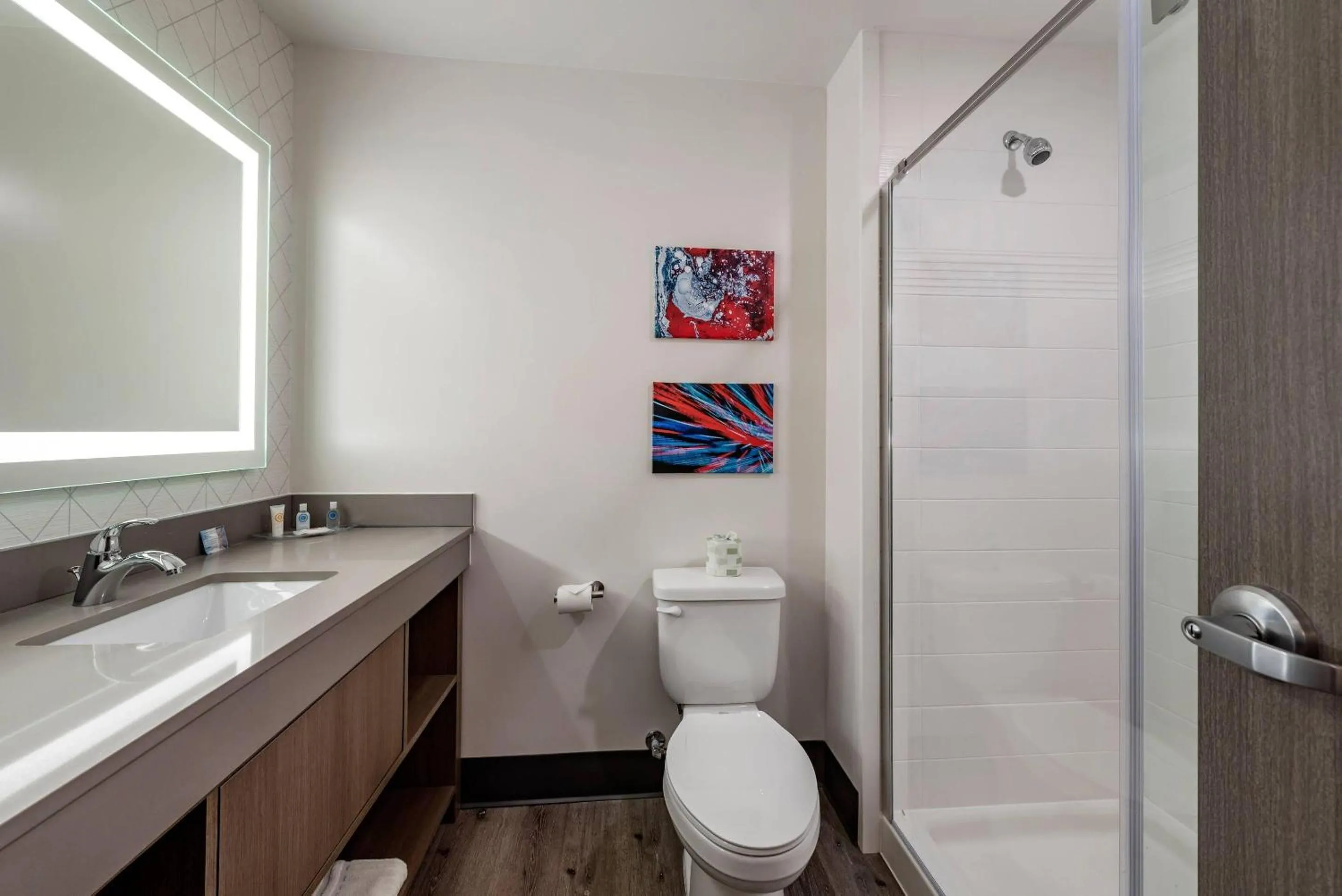 Bedroom in Comfort Suites Colorado Springs East - Medical Center Area