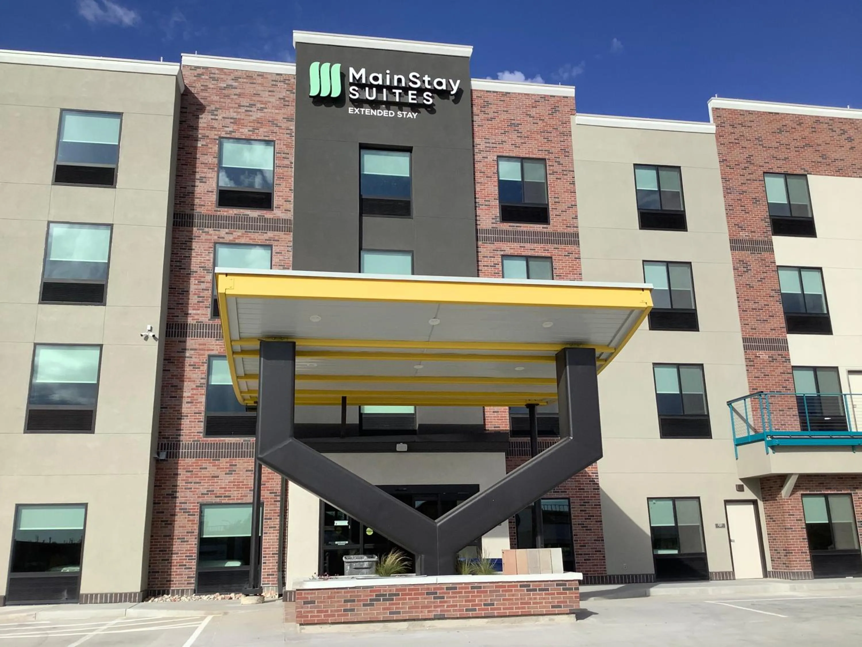 Property building in MainStay Suites Colorado Springs East - Medical Center Area