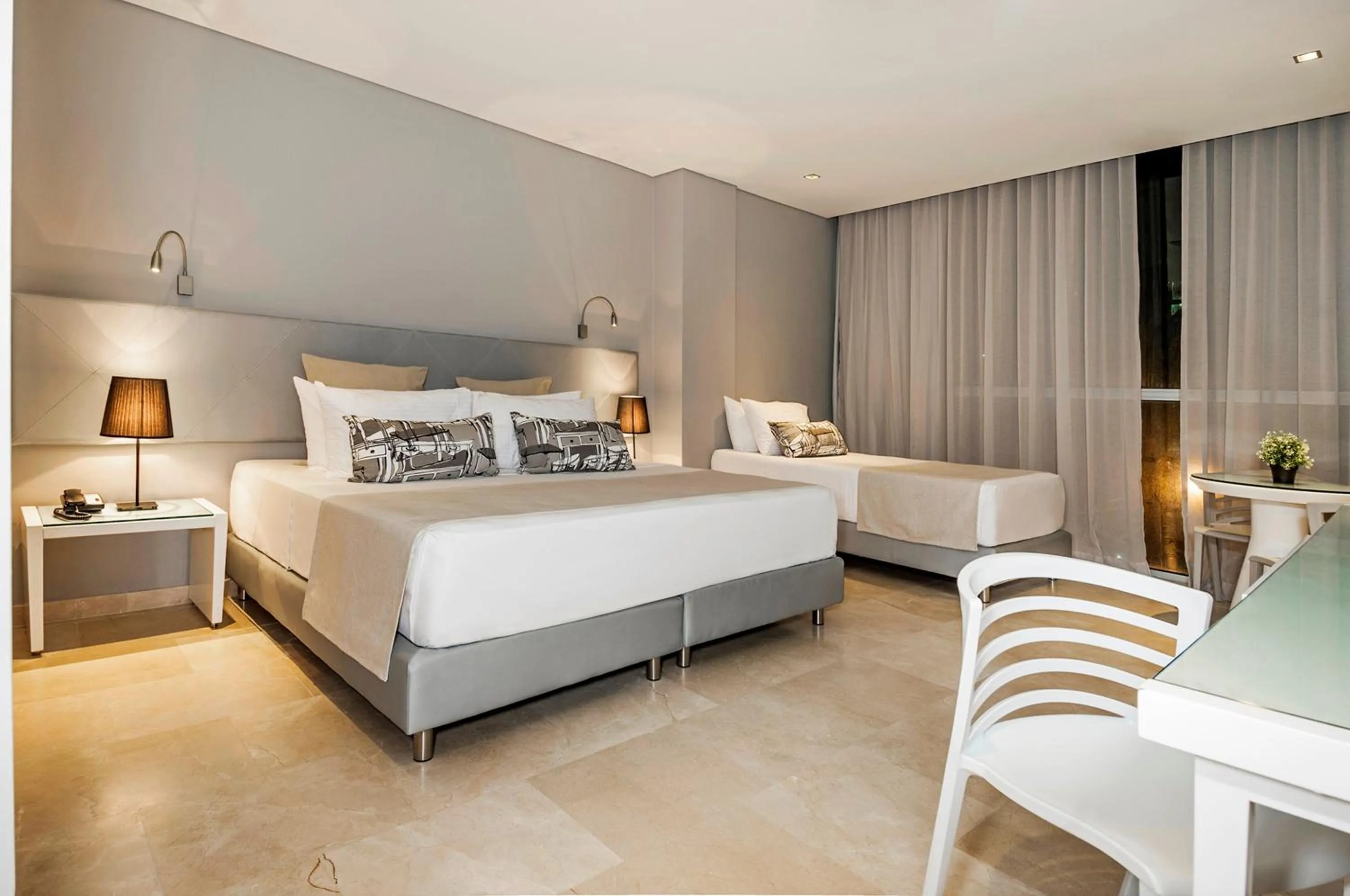 Photo of the whole room, Bed in Oz Hotel Cartagena