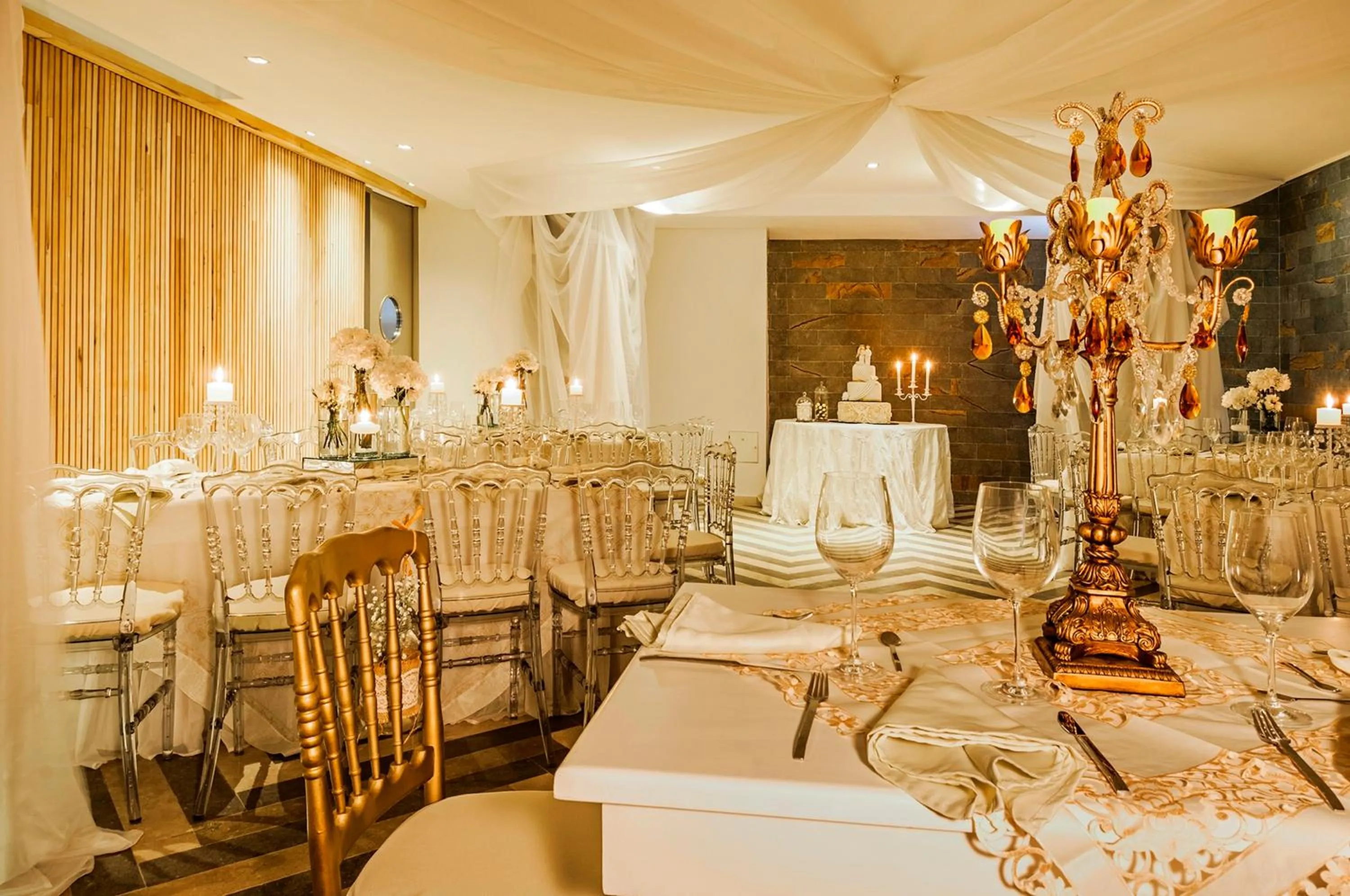 Restaurant/places to eat in Oz Hotel Cartagena