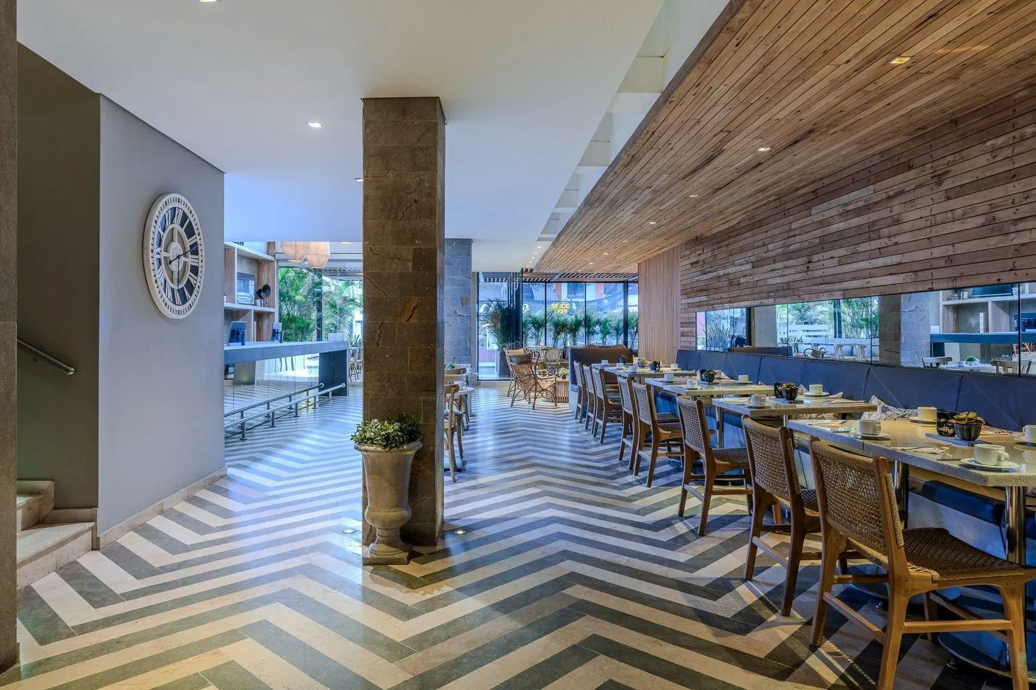 Restaurant/places to eat in Oz Hotel Cartagena