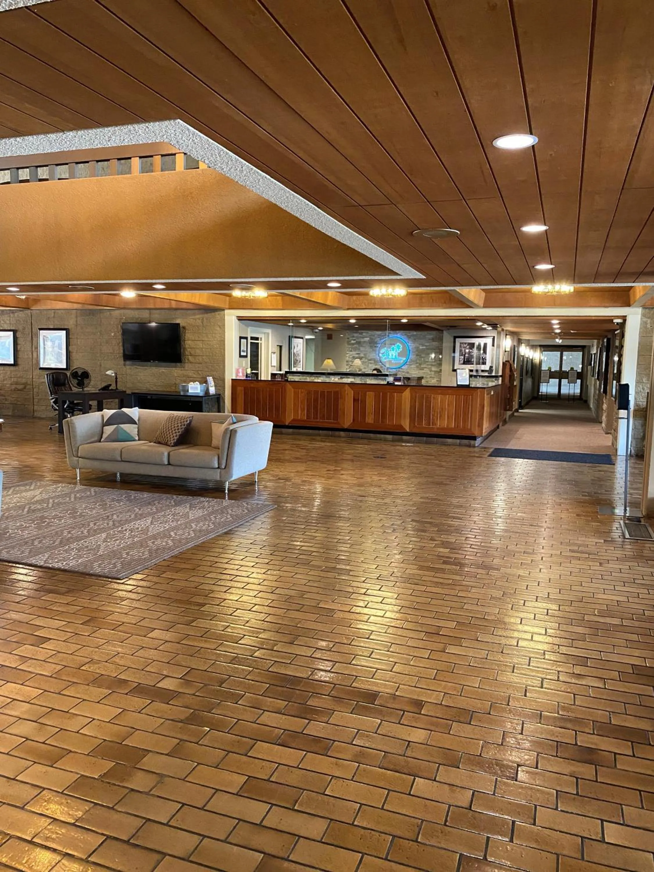 Lobby or reception in GetAways at Palm Springs Tennis Club
