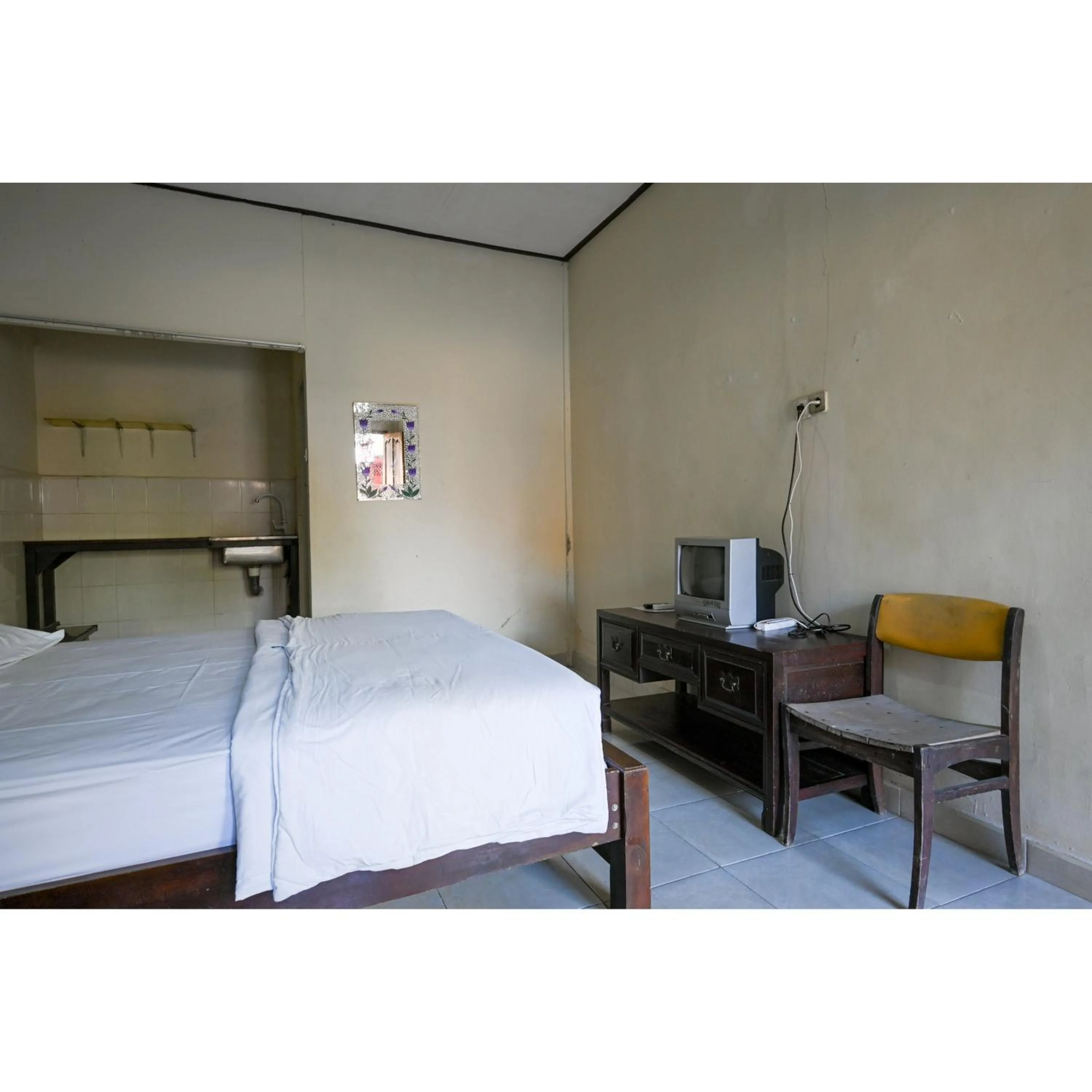 Bedroom, Bed in Pondok Syariah Denpasar Mitra RedDoorz