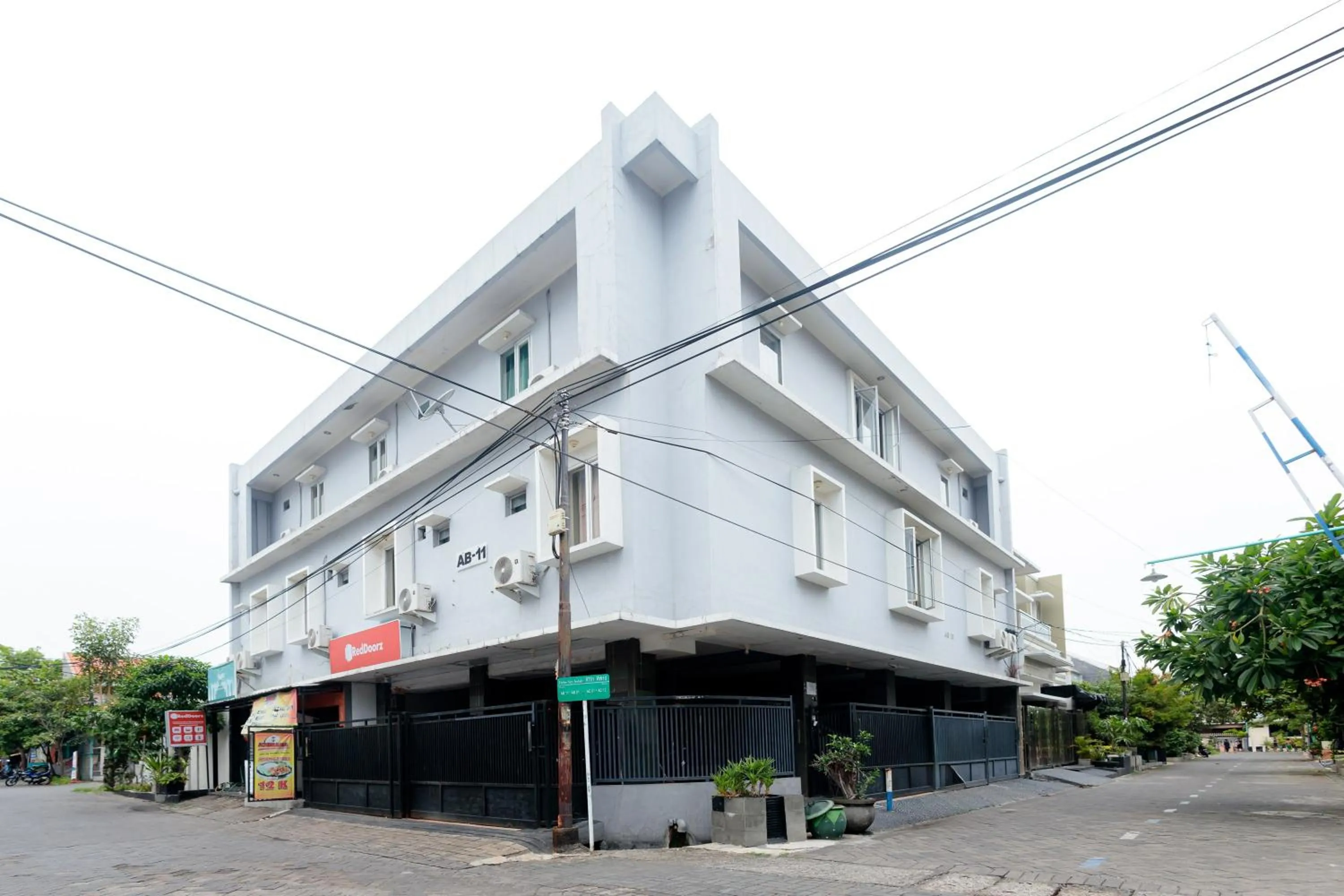 Property building in SUPER OYO Collection O 91726 Alif Ab11 Syariah