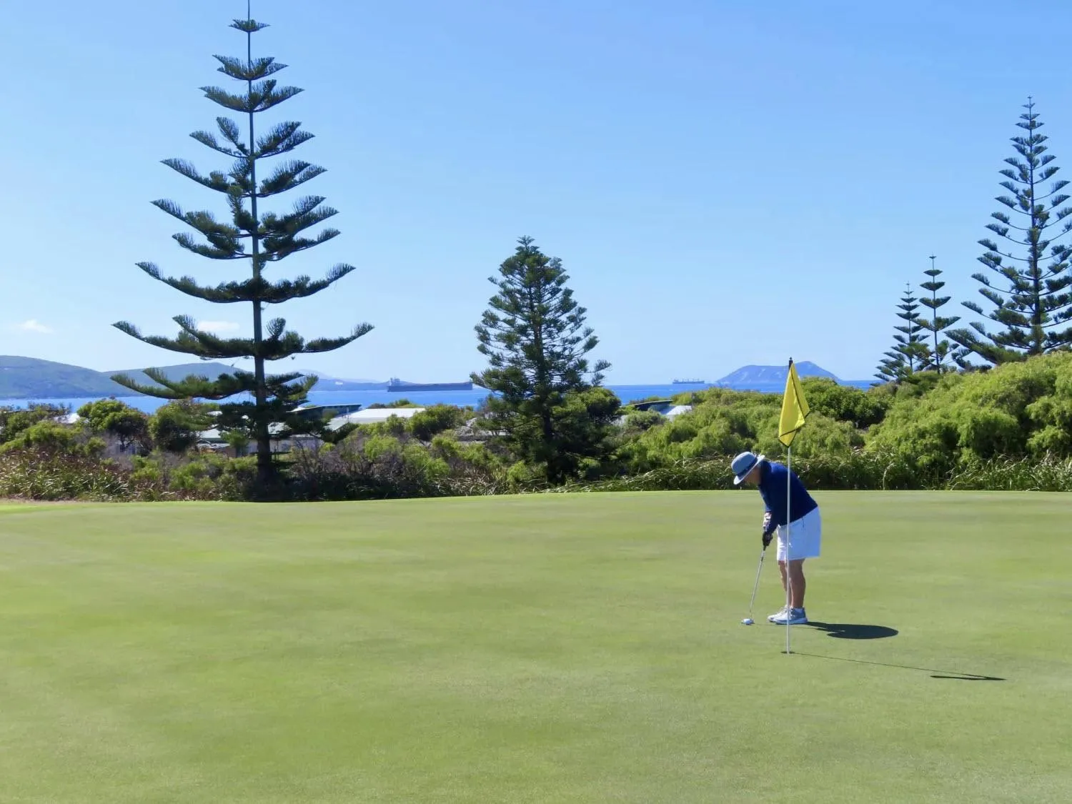 Golfcourse in BIG4 Middleton Beach Holiday Park