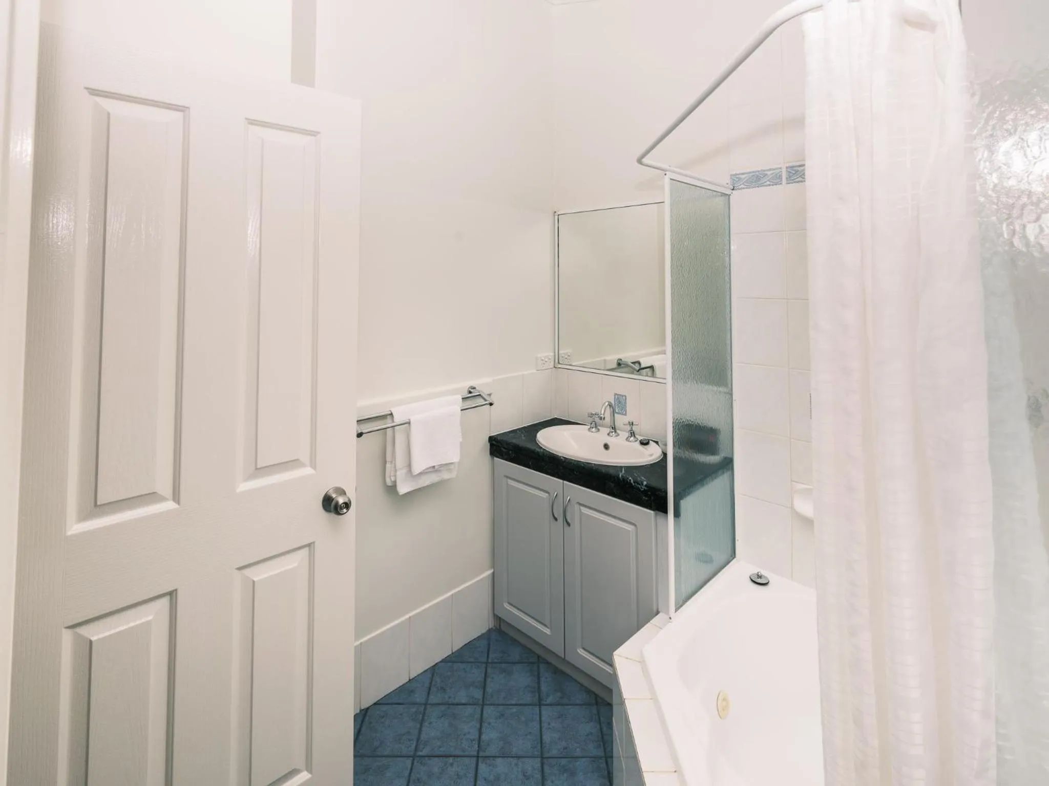 Shower in BIG4 Middleton Beach Holiday Park