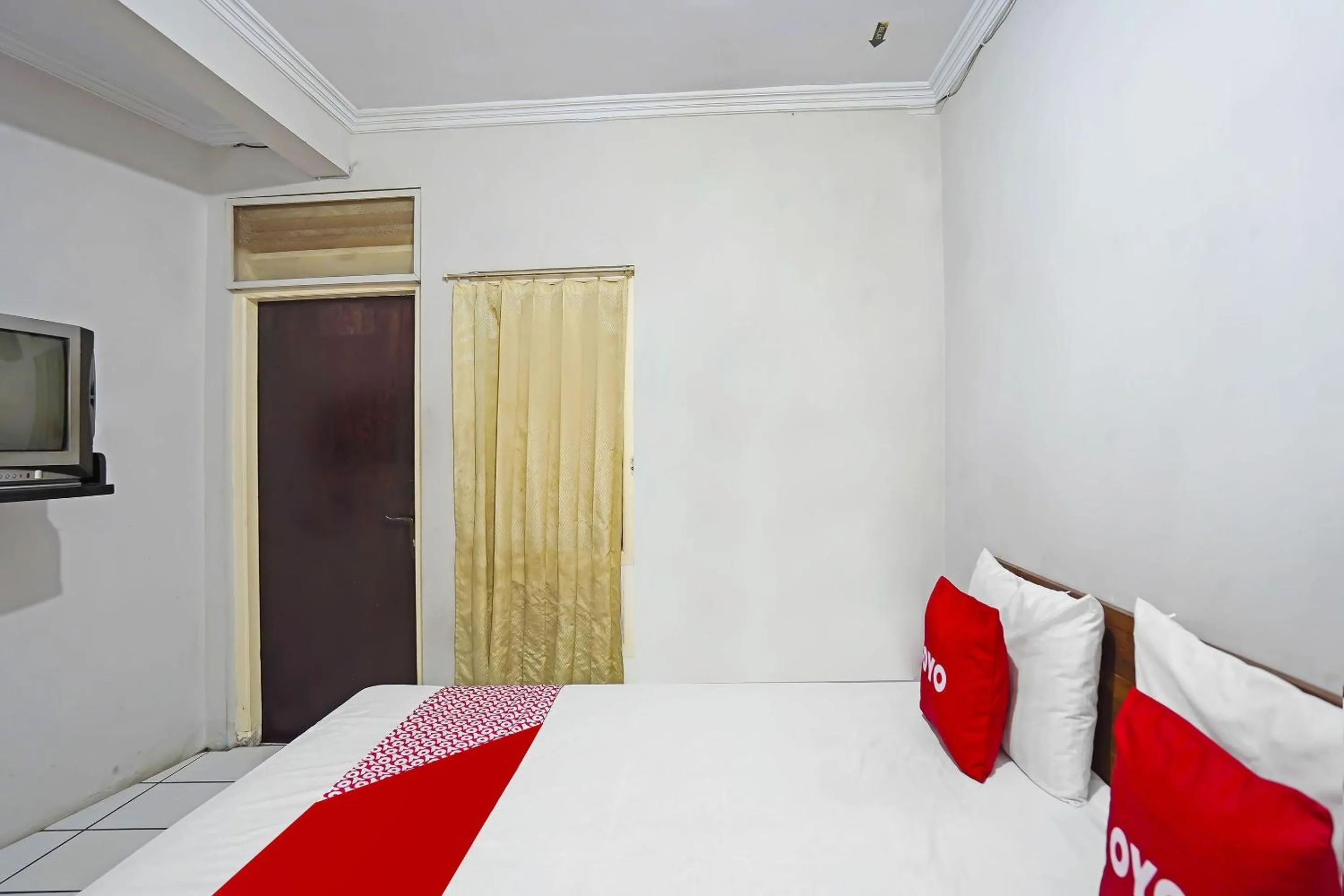 Bedroom, Bed in Hotel O Anugerah