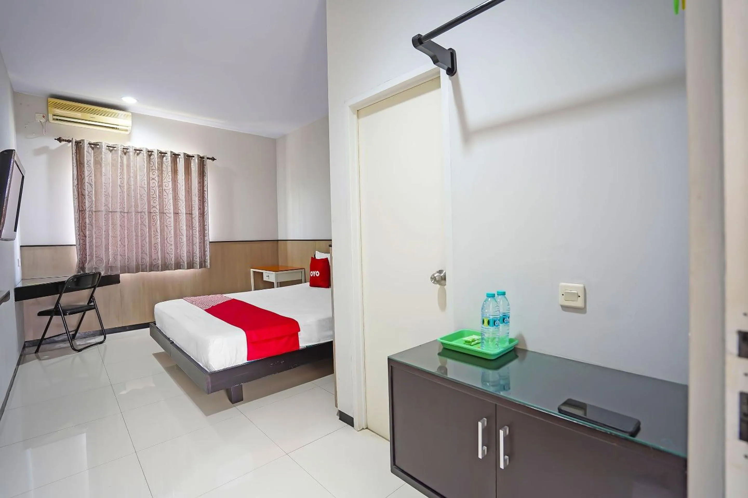 Bedroom, Bed in Hotel O Anugerah