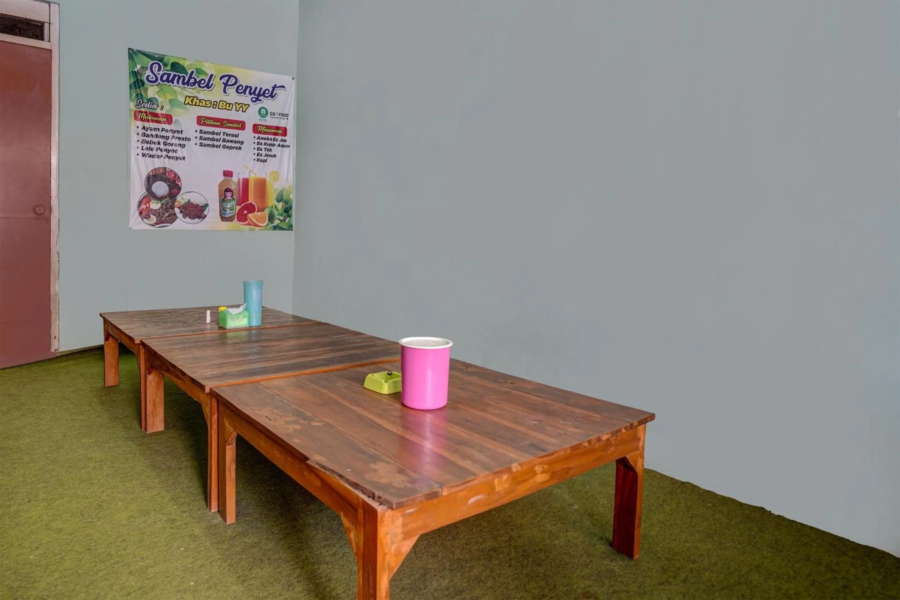 Lobby or reception in SPOT ON 91716 Kost Yy Syariah