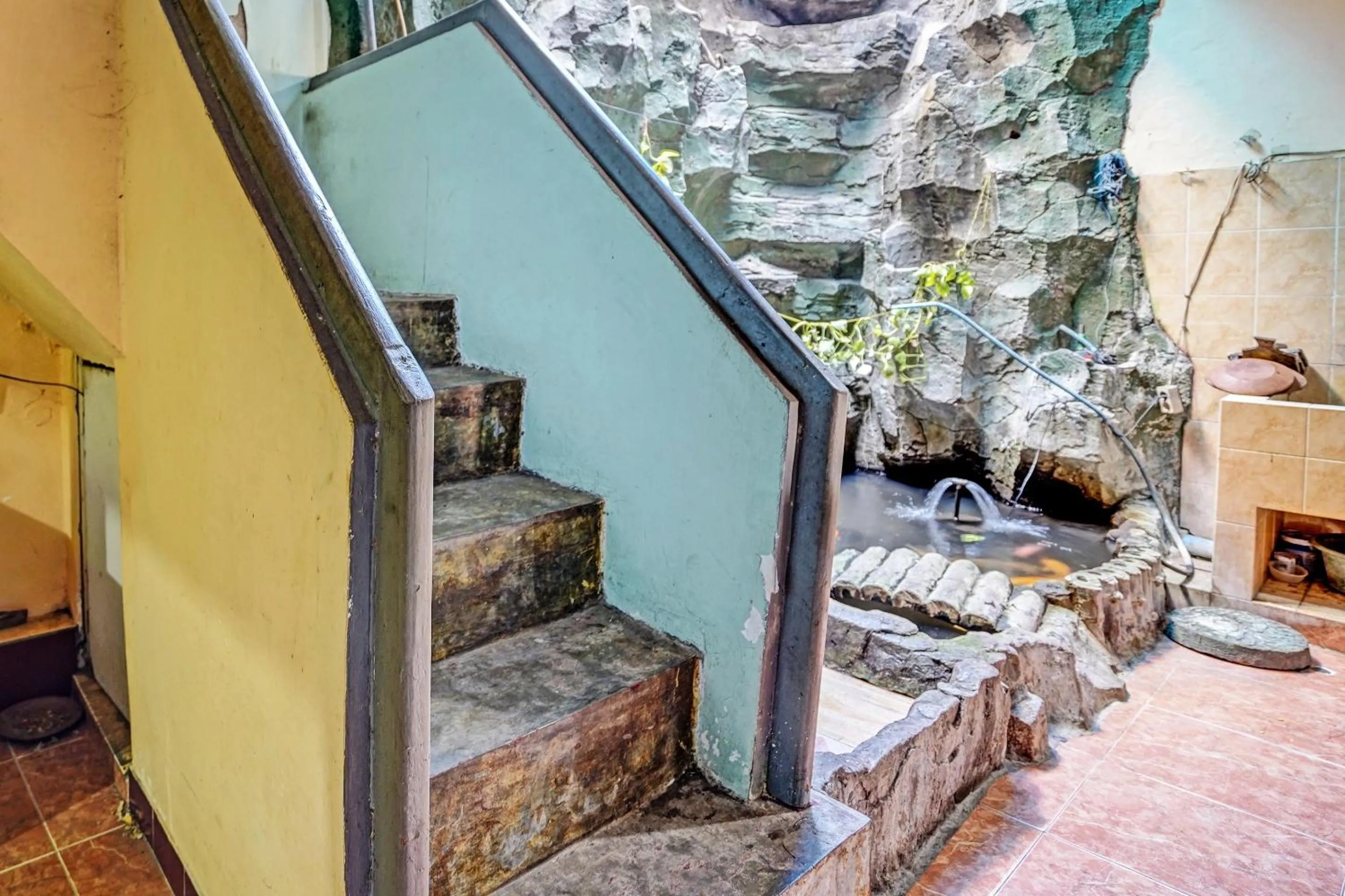 Lobby or reception in SPOT ON 91716 Kost Yy Syariah