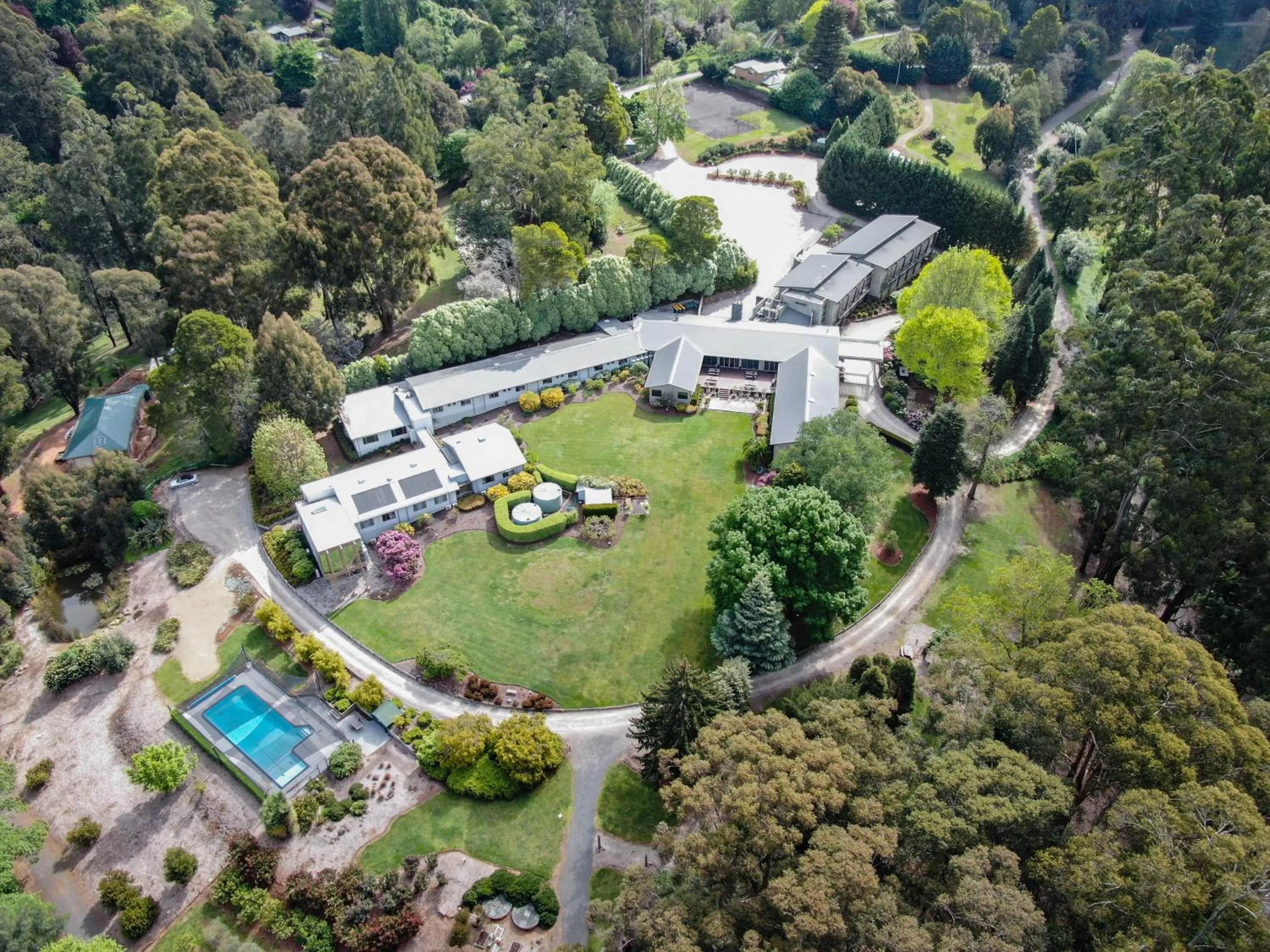 Property building in Panorama Retreat & Resort