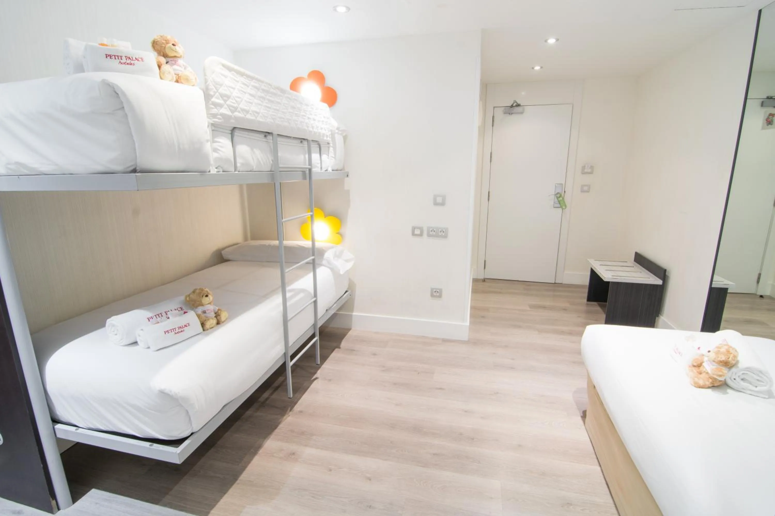 Bedroom, Bed in Petit Palace Arenal