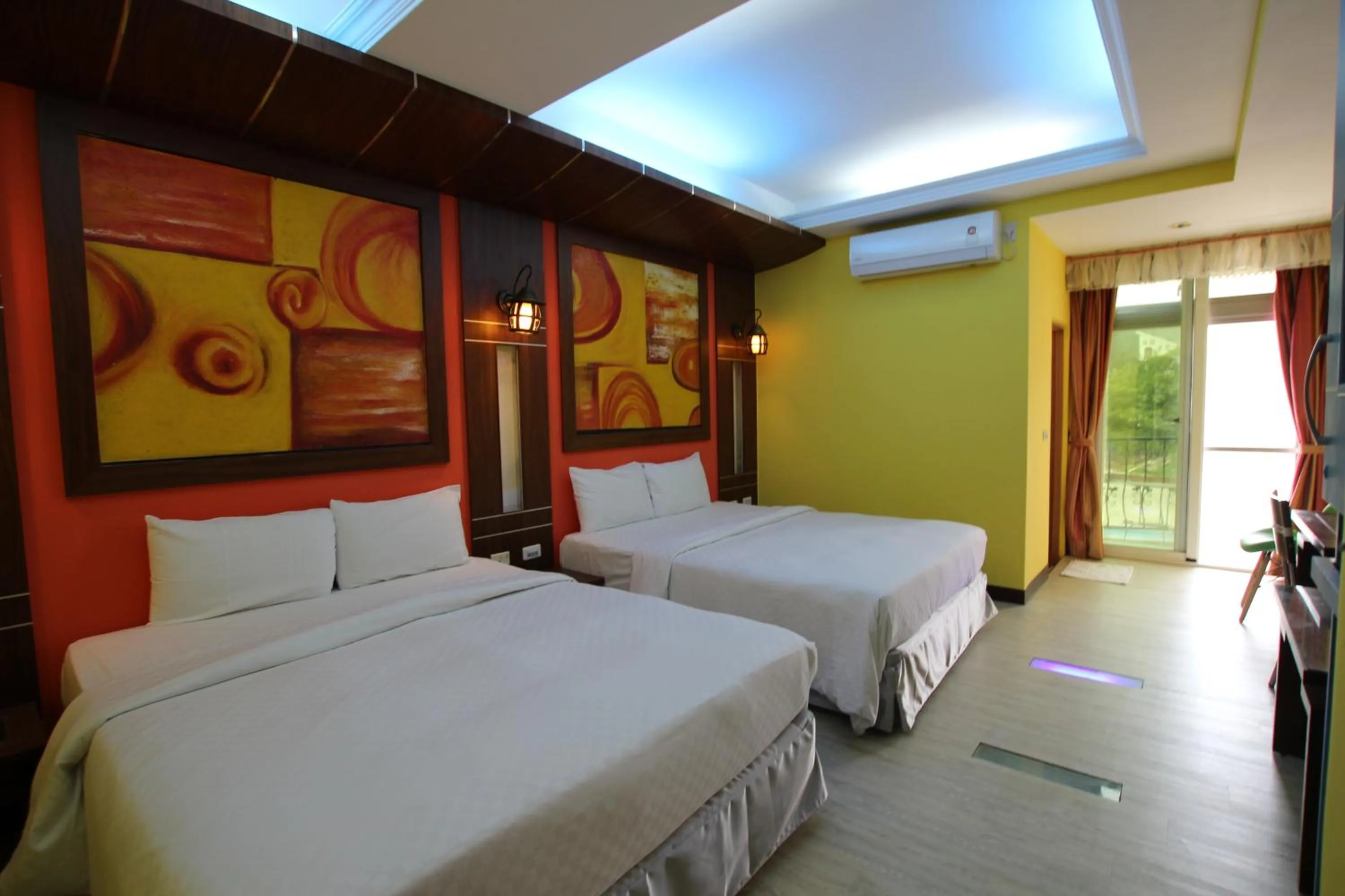 Photo of the whole room, Bed in Seashell Bay 墾丁貝殼灣