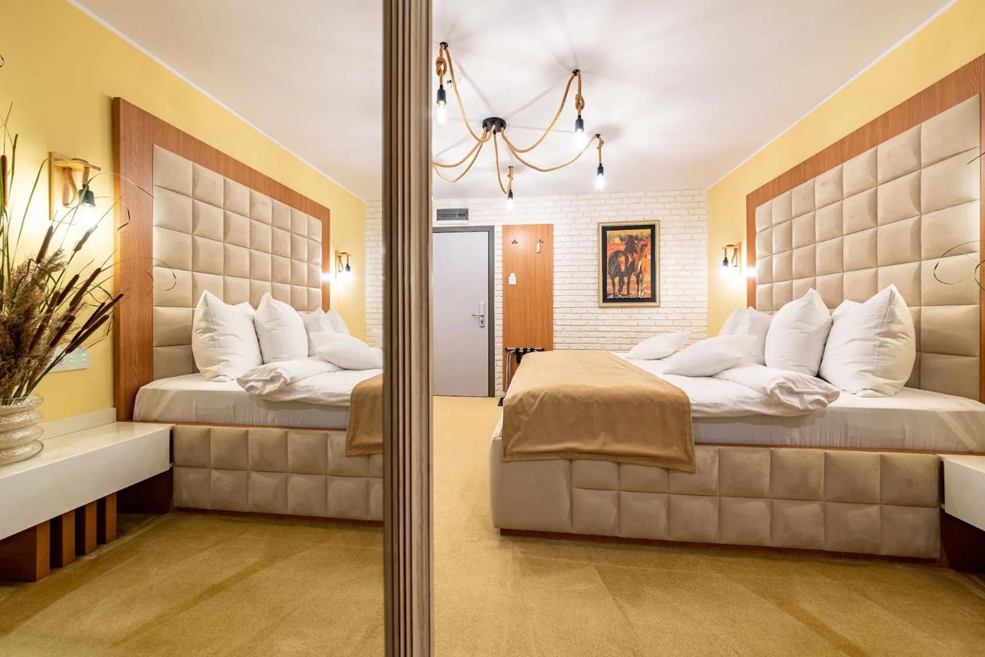 Photo of the whole room, Bed in Razelm Luxury Resort