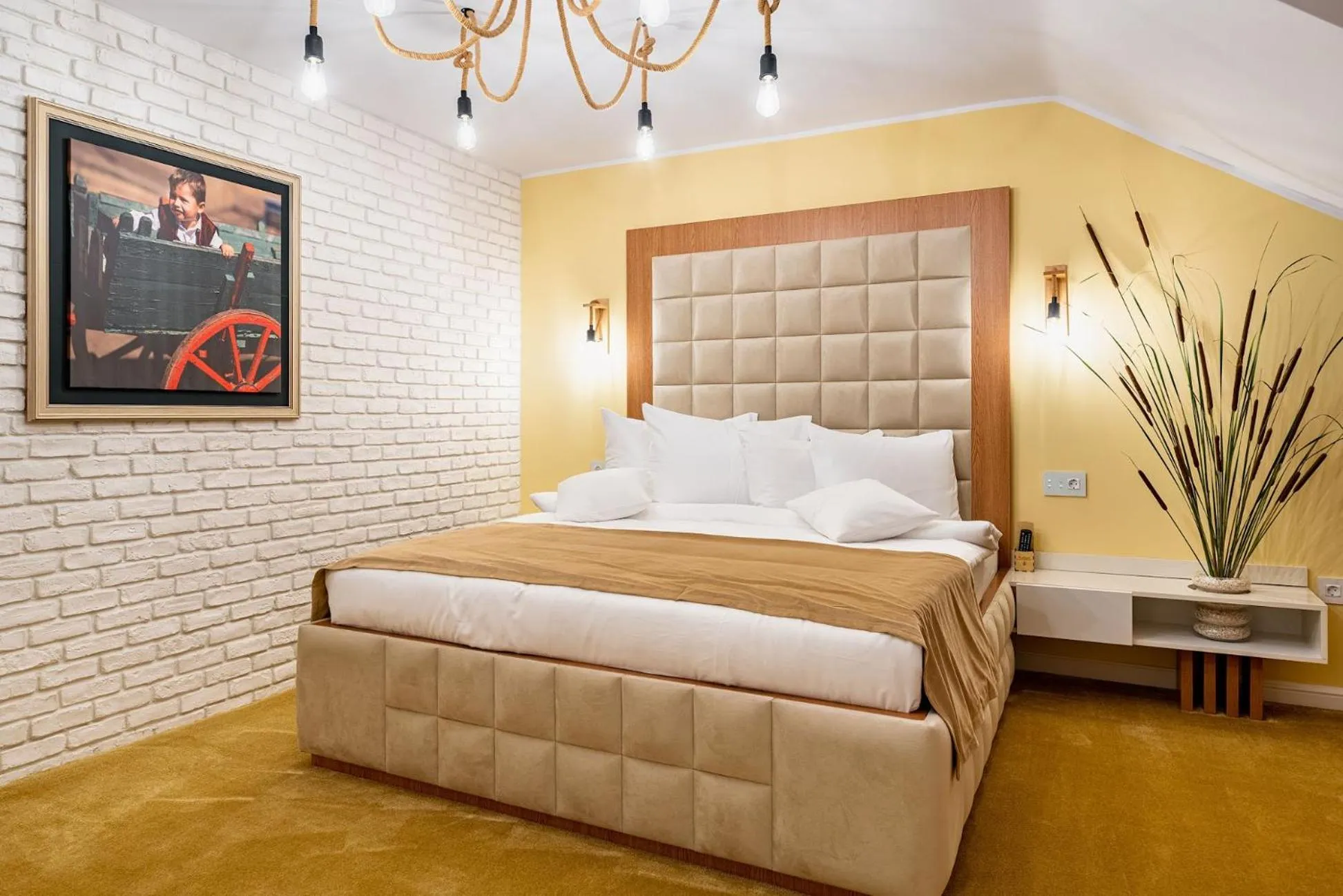 Bed in Razelm Luxury Resort