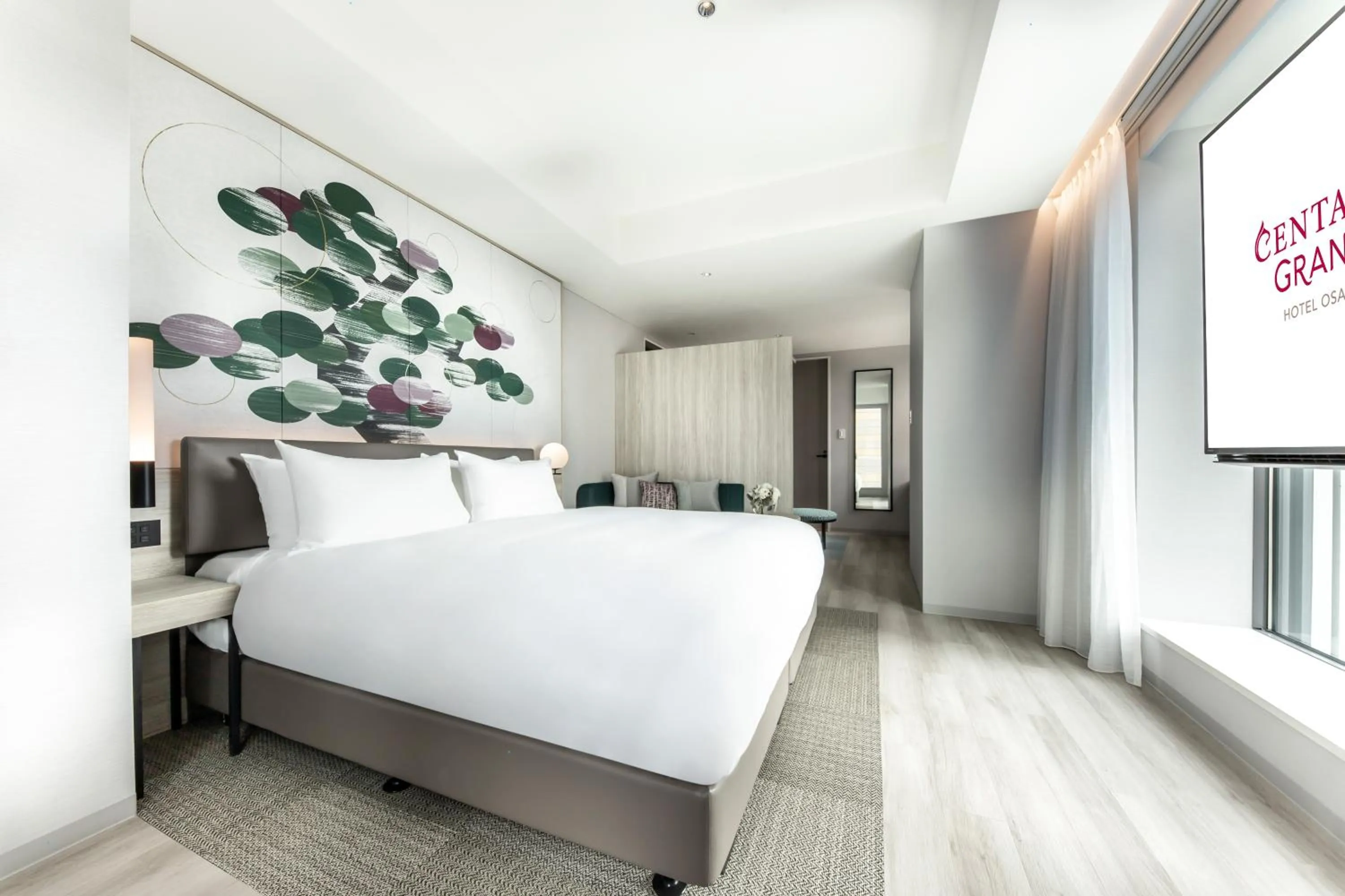 Bedroom, Bed in Centara Grand Hotel Osaka