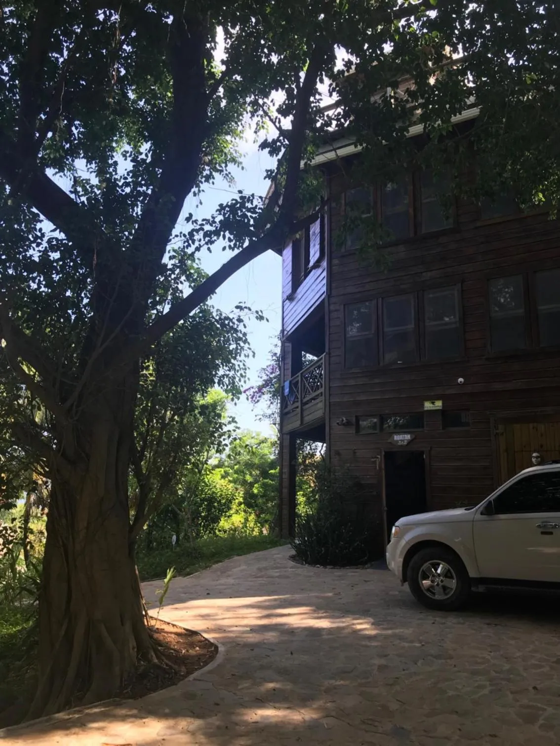 Facade/entrance in Roatan Bed & Breakfast Apartments