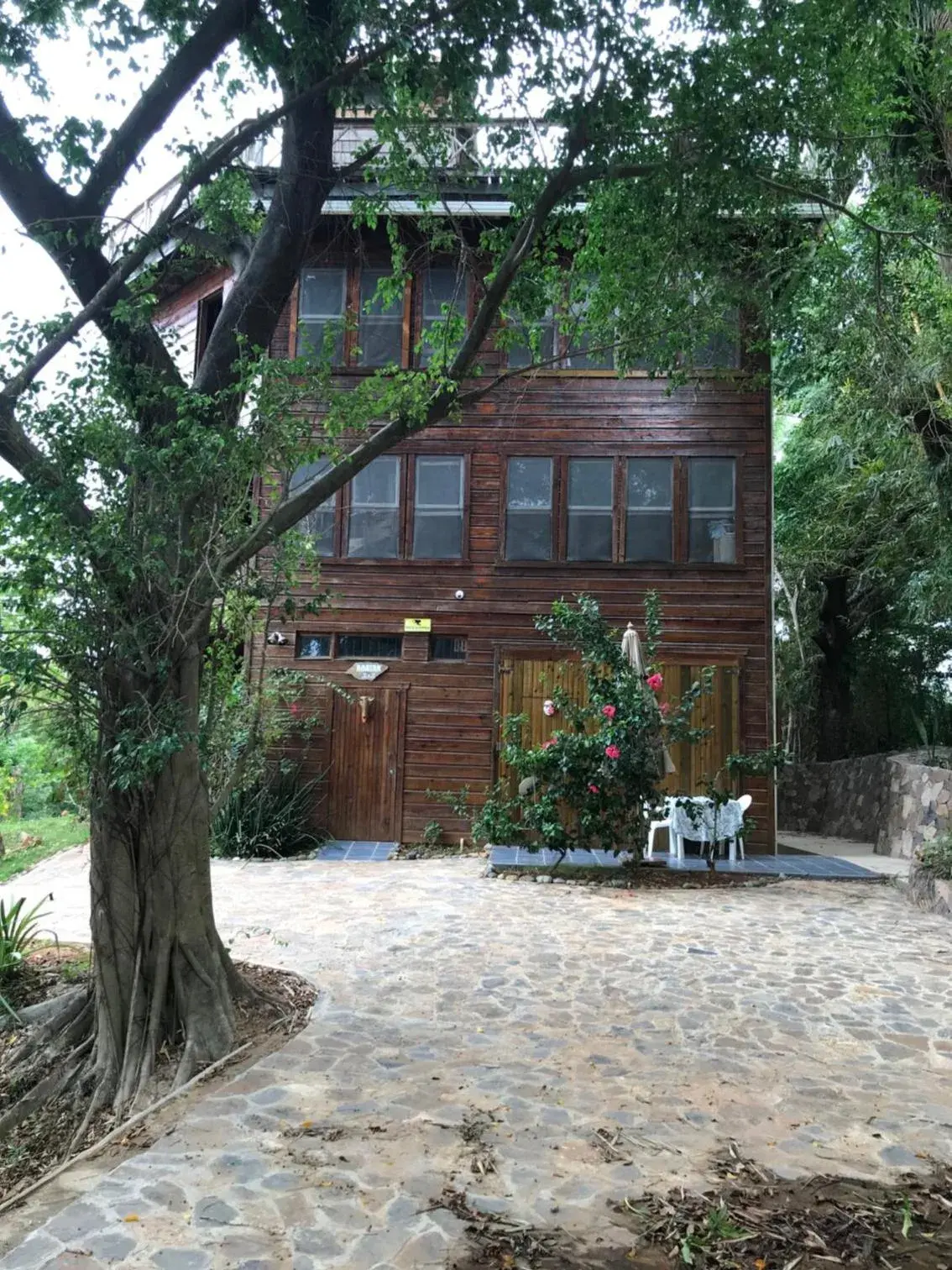 Queen Studio in Roatan Bed & Breakfast Apartments Queen Studio in Roatan Bed & Breakfast Apartments