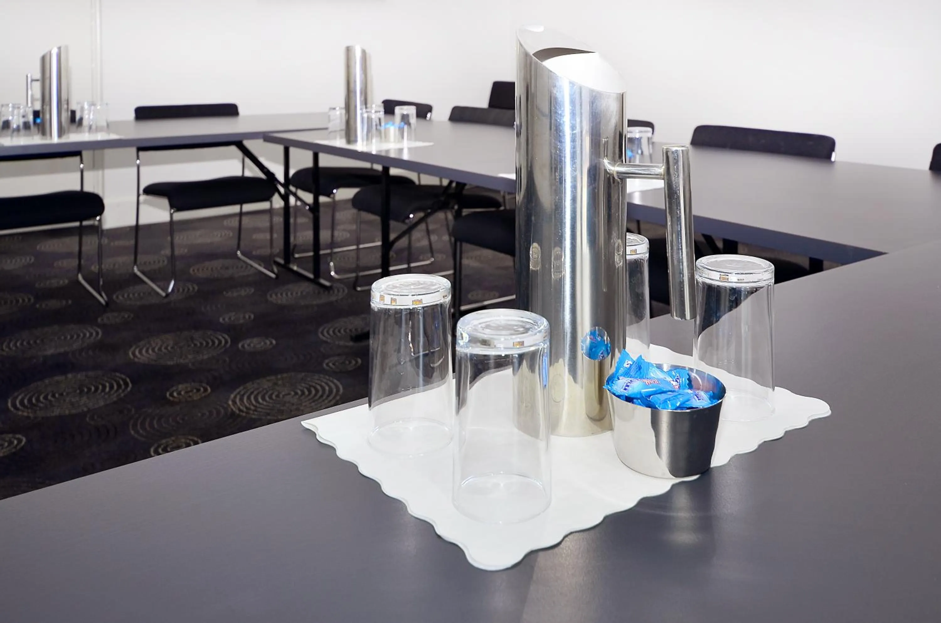 Business facilities in Mackellar Motel