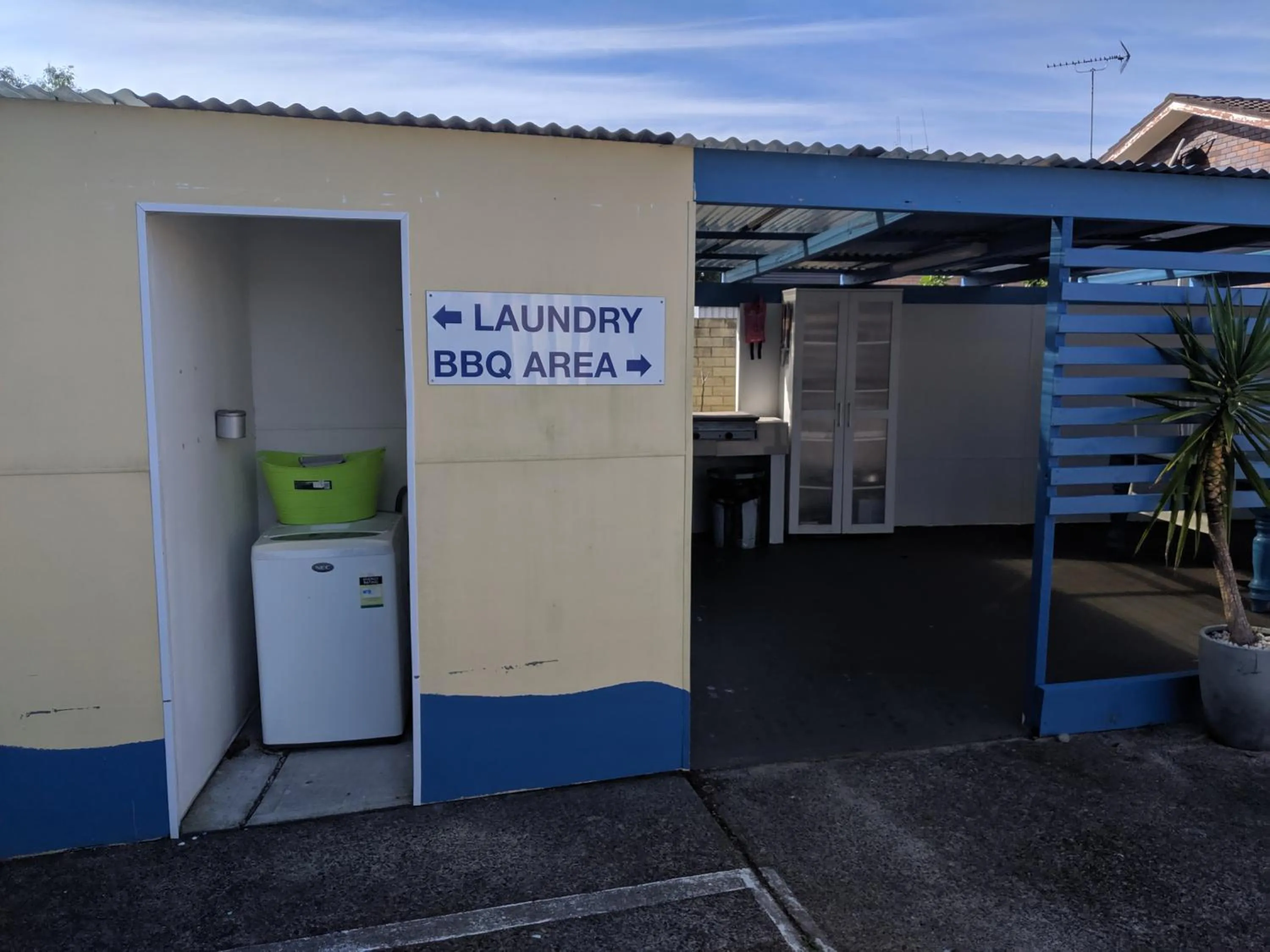 BBQ facilities in Harrington Village Motel