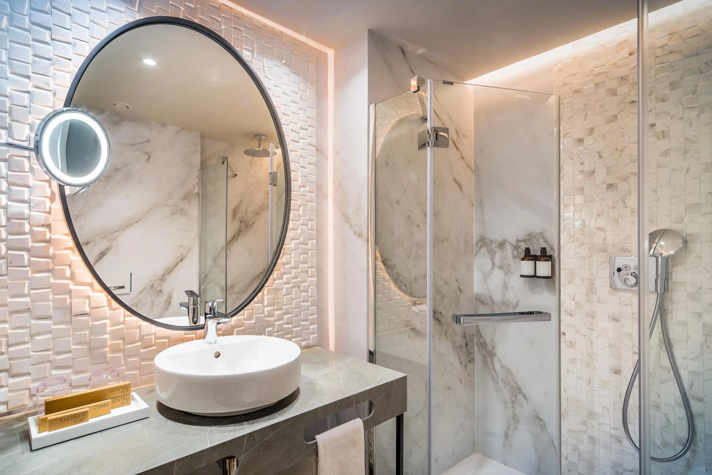 Shower in Barceló Carmen Granada