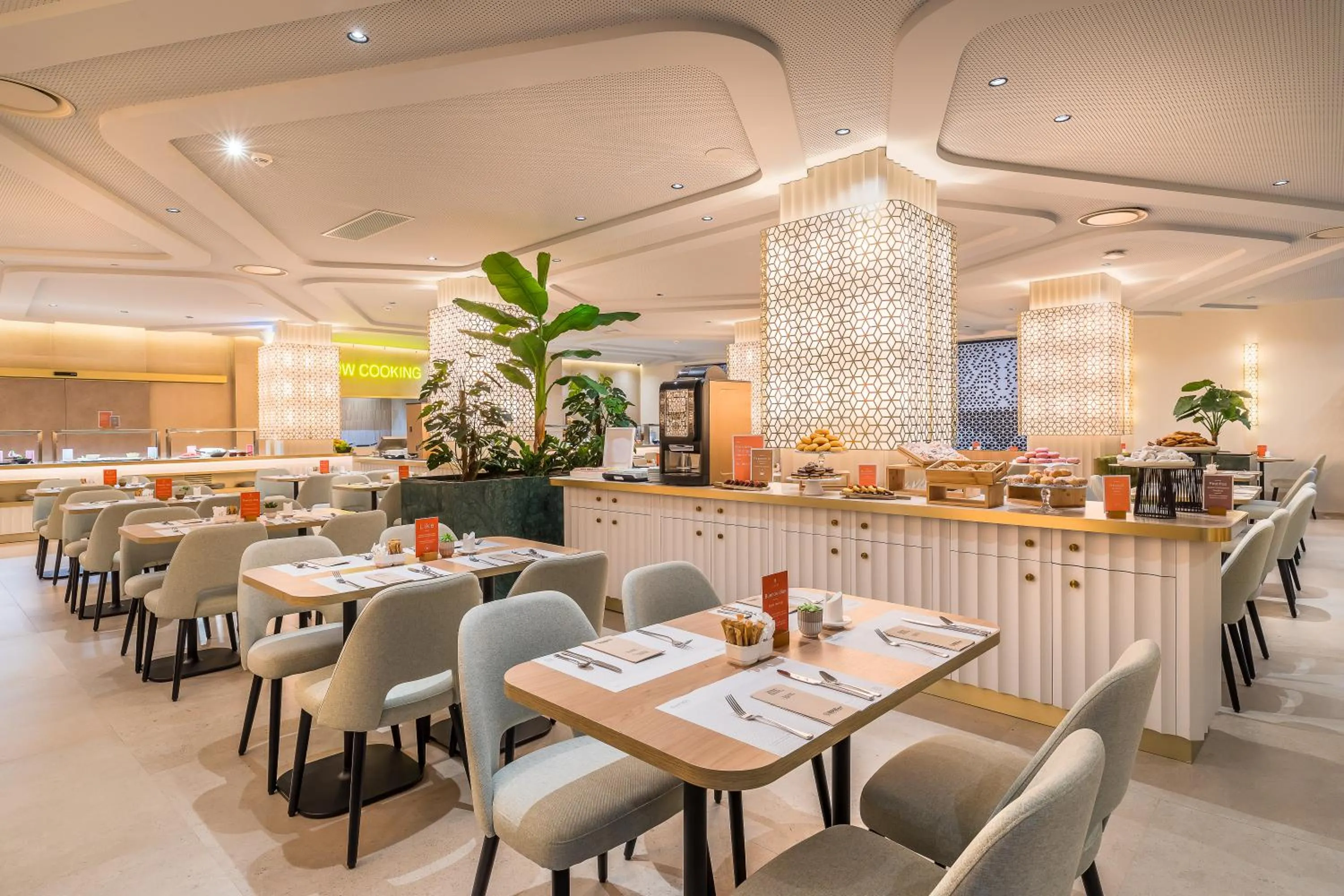 Breakfast in Barceló Carmen Granada