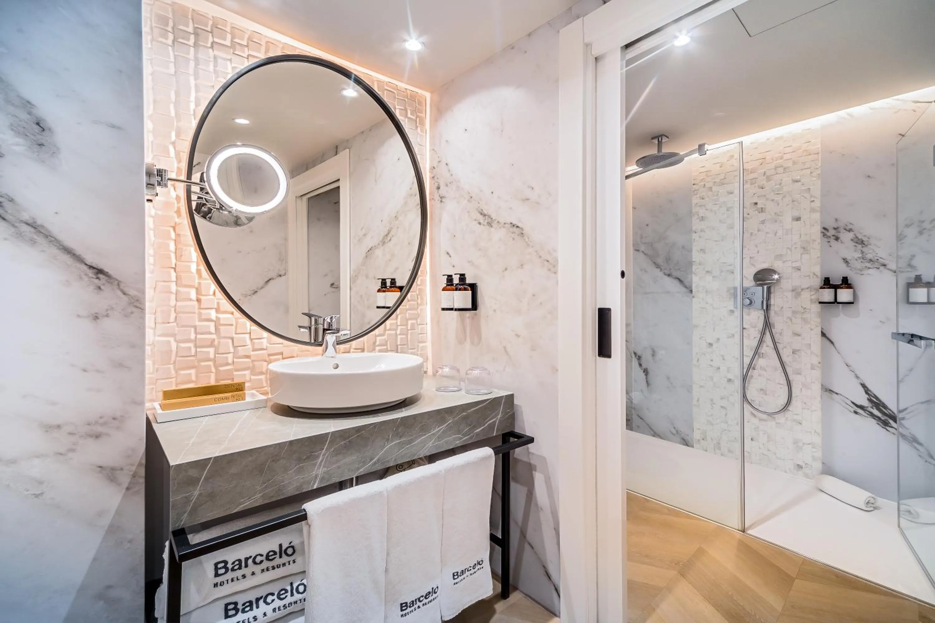 Shower in Barceló Carmen Granada