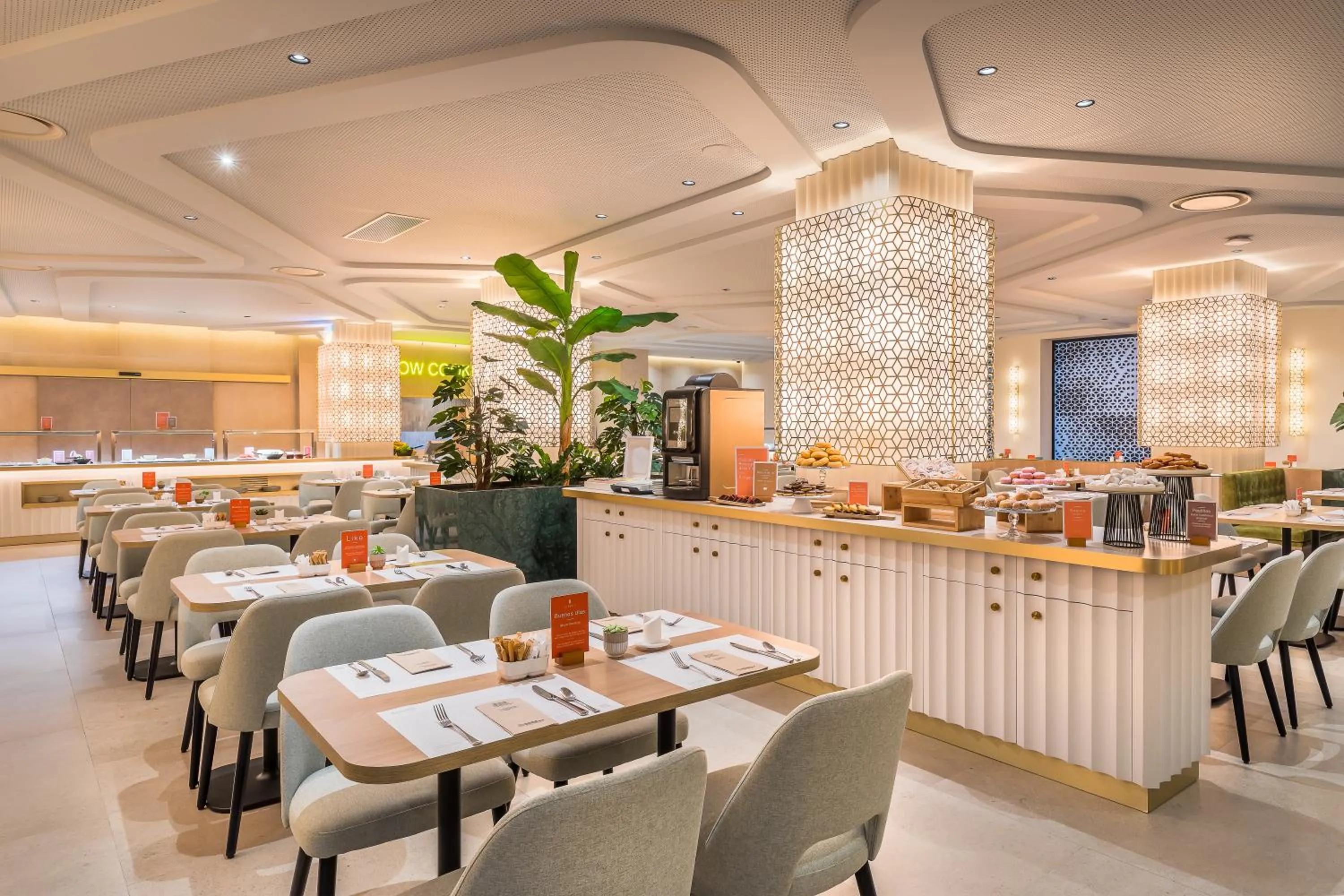 Breakfast in Barceló Carmen Granada