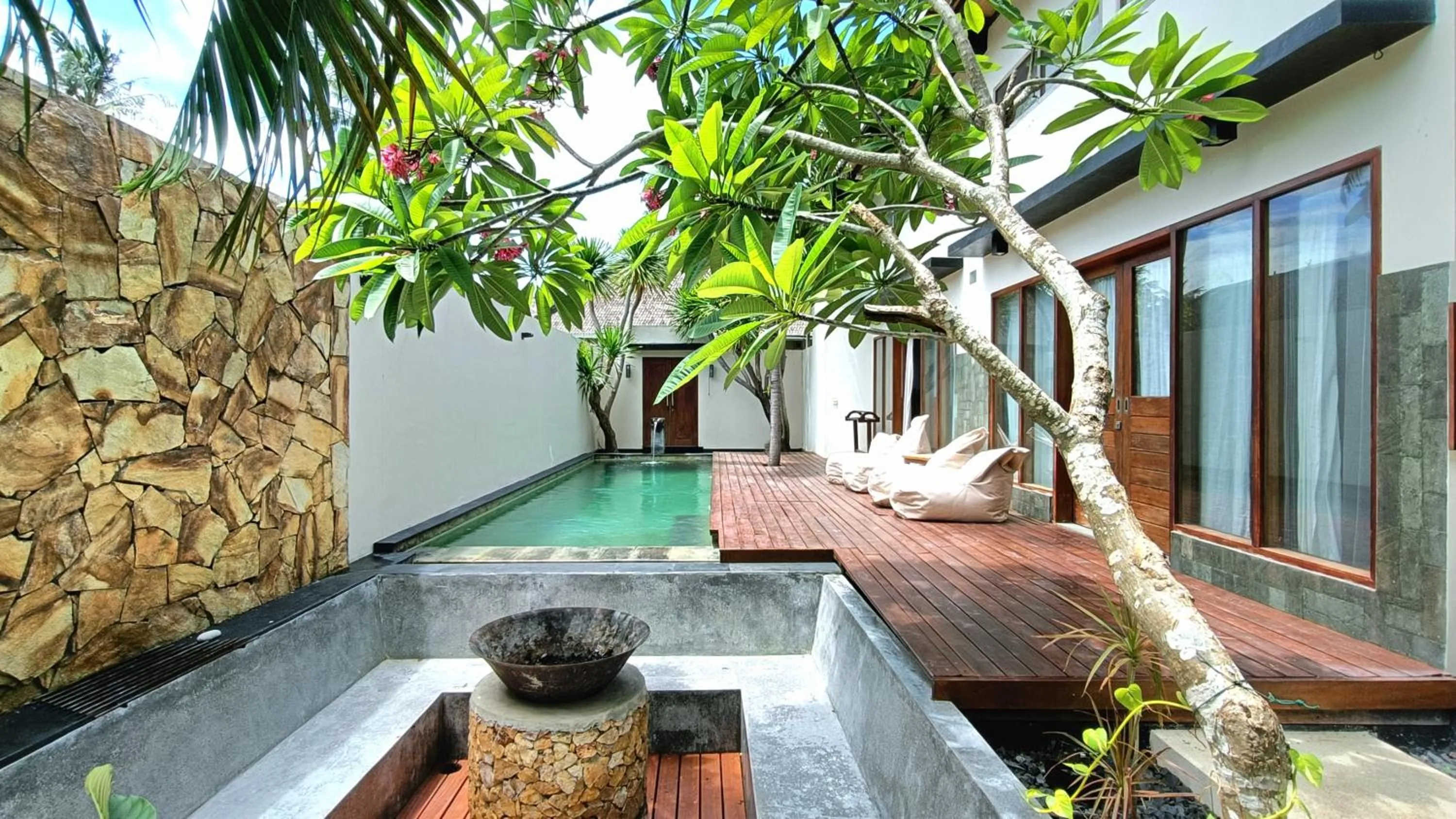 Swimming pool in Kies Villas Lombok