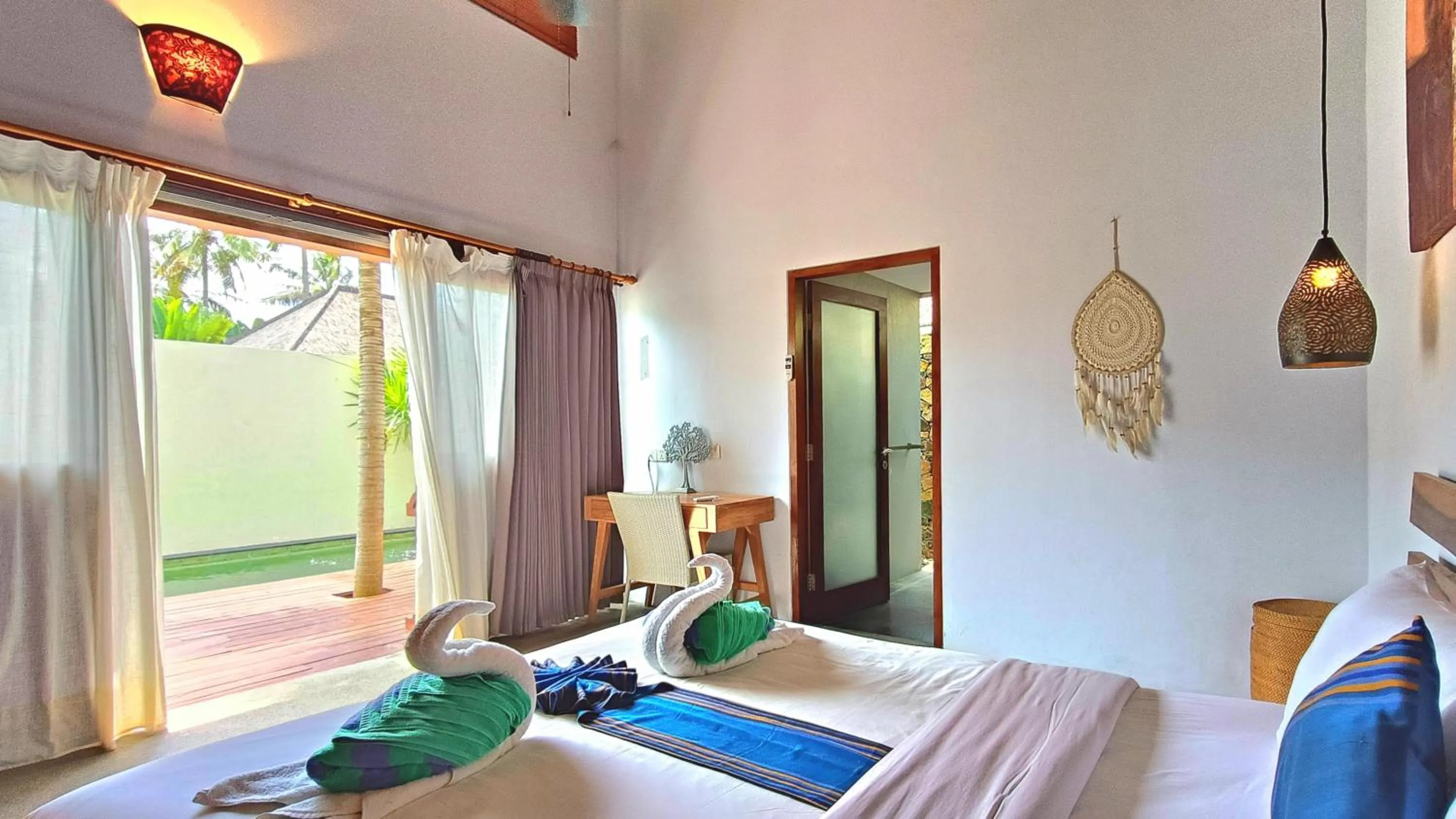 Bed in Kies Villas Lombok