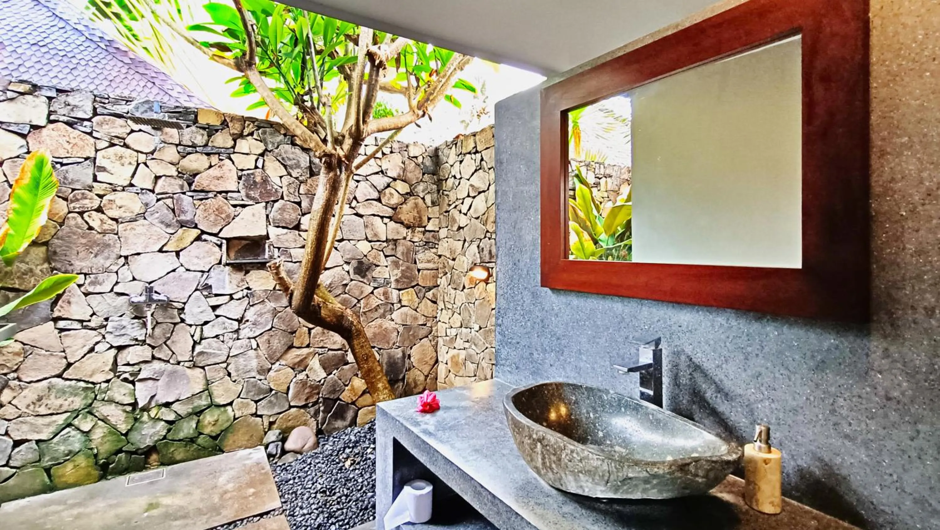 Bathroom in Kies Villas Lombok