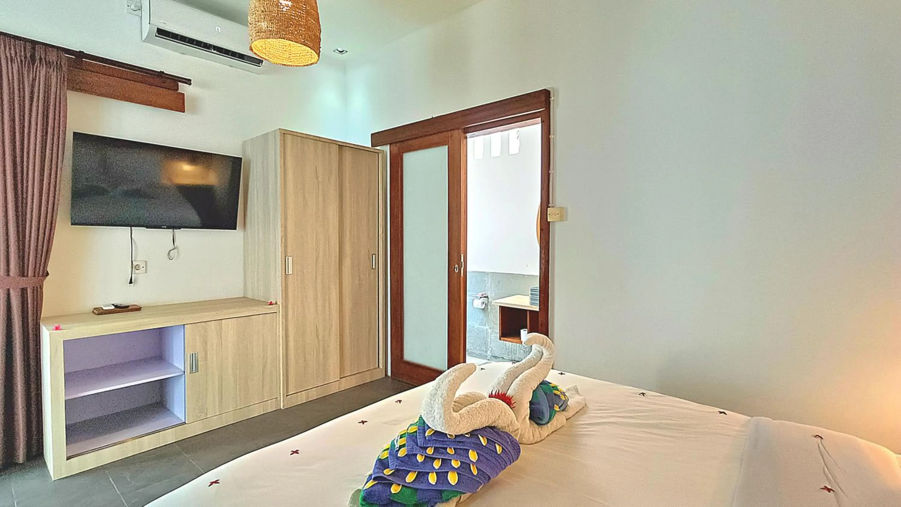 Bed in Kies Villas Lombok