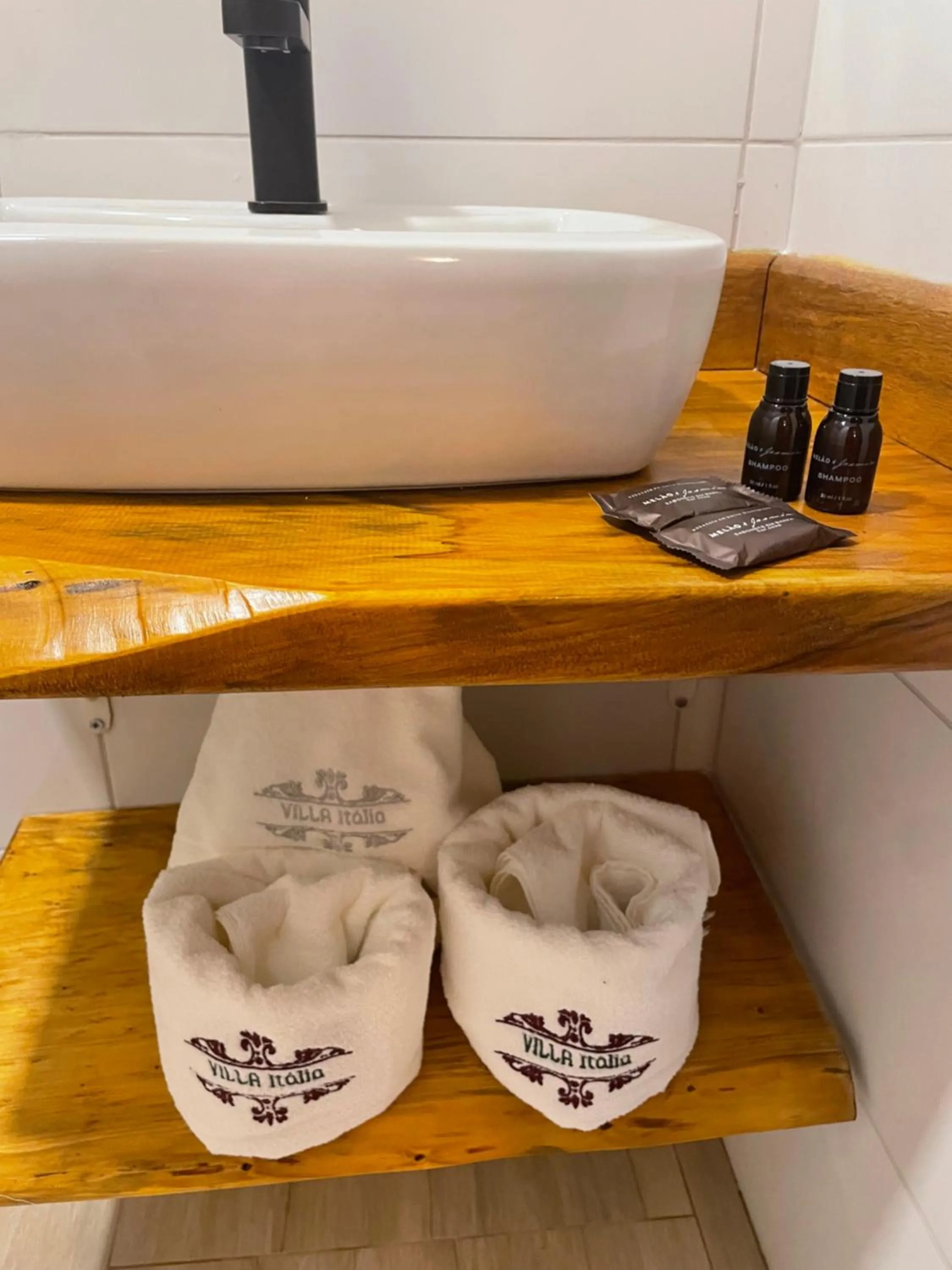 VILLA ITÁLIA CHALÉ