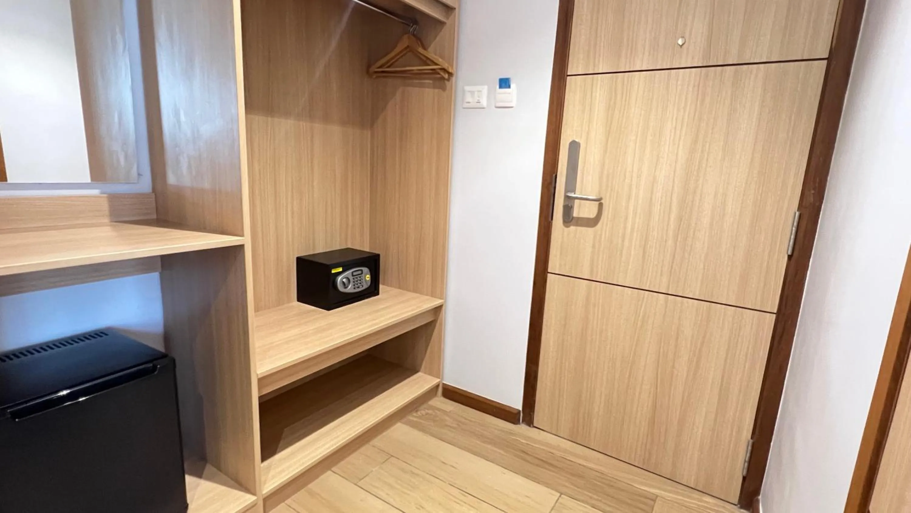 microwave in Aurora Boutique Hotel Imphal