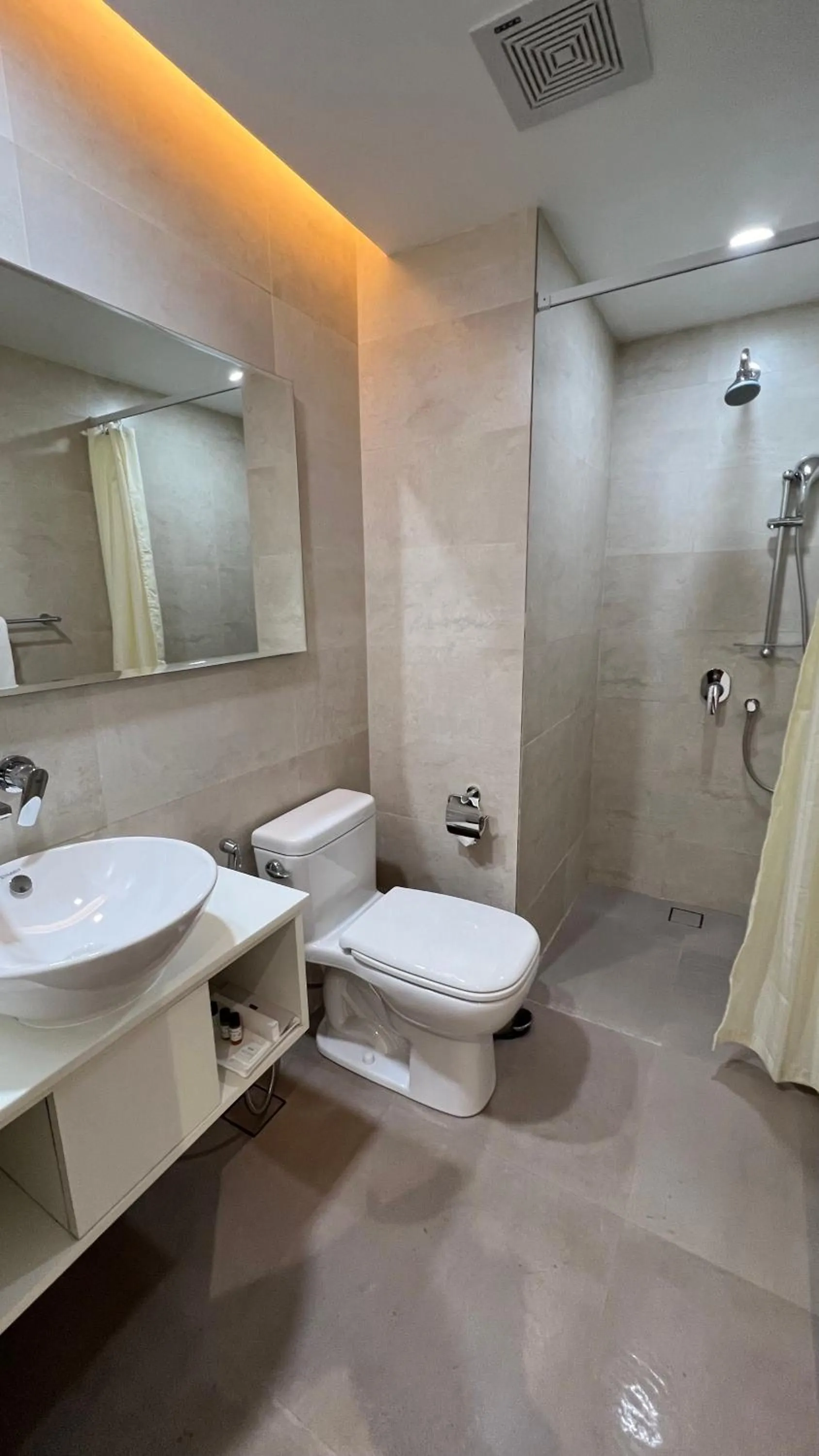 Toilet in Aurora Boutique Hotel Imphal