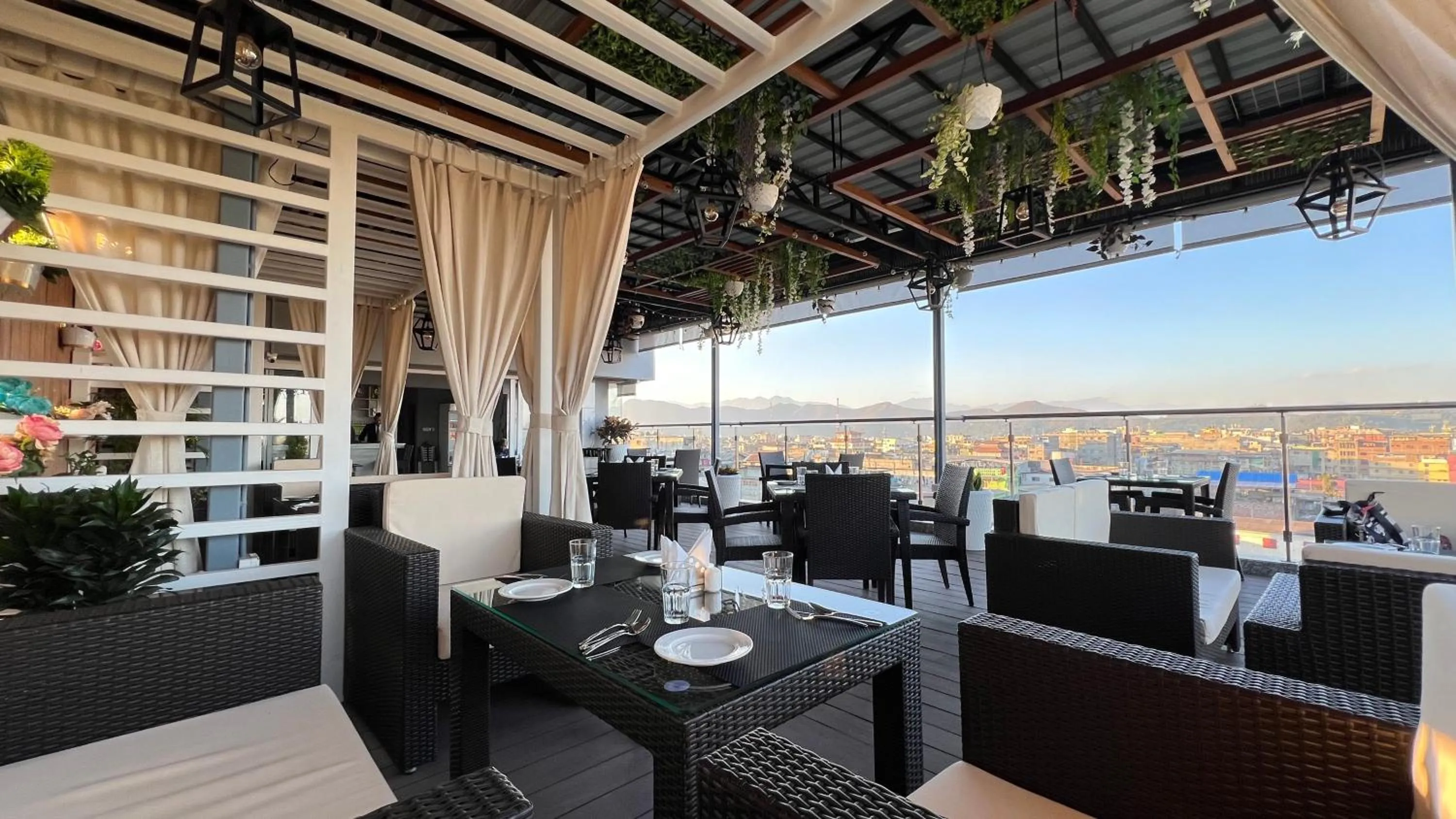 Restaurant/places to eat in Aurora Boutique Hotel Imphal