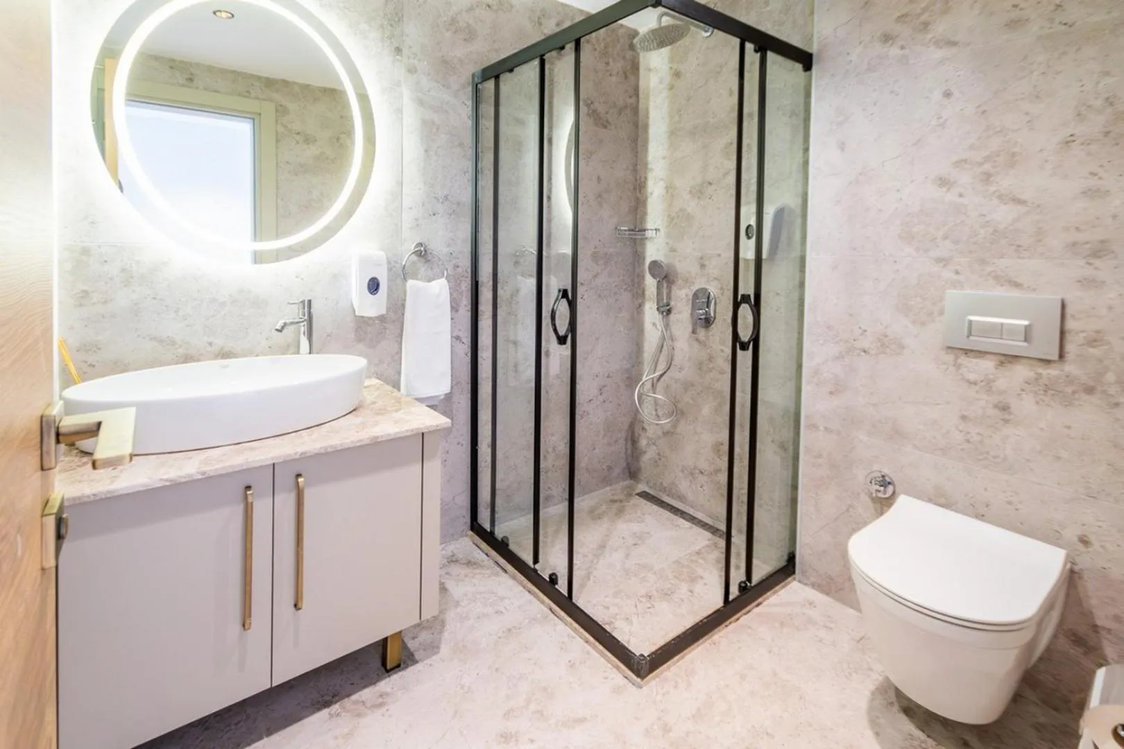 Shower in Residence 222 Hisarönü