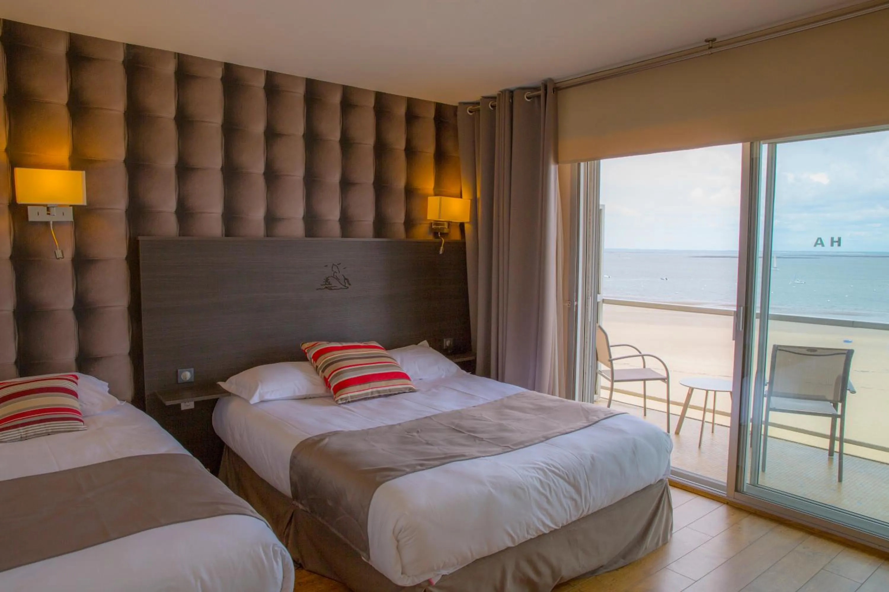 Bed in Arc Hôtel Sur Mer