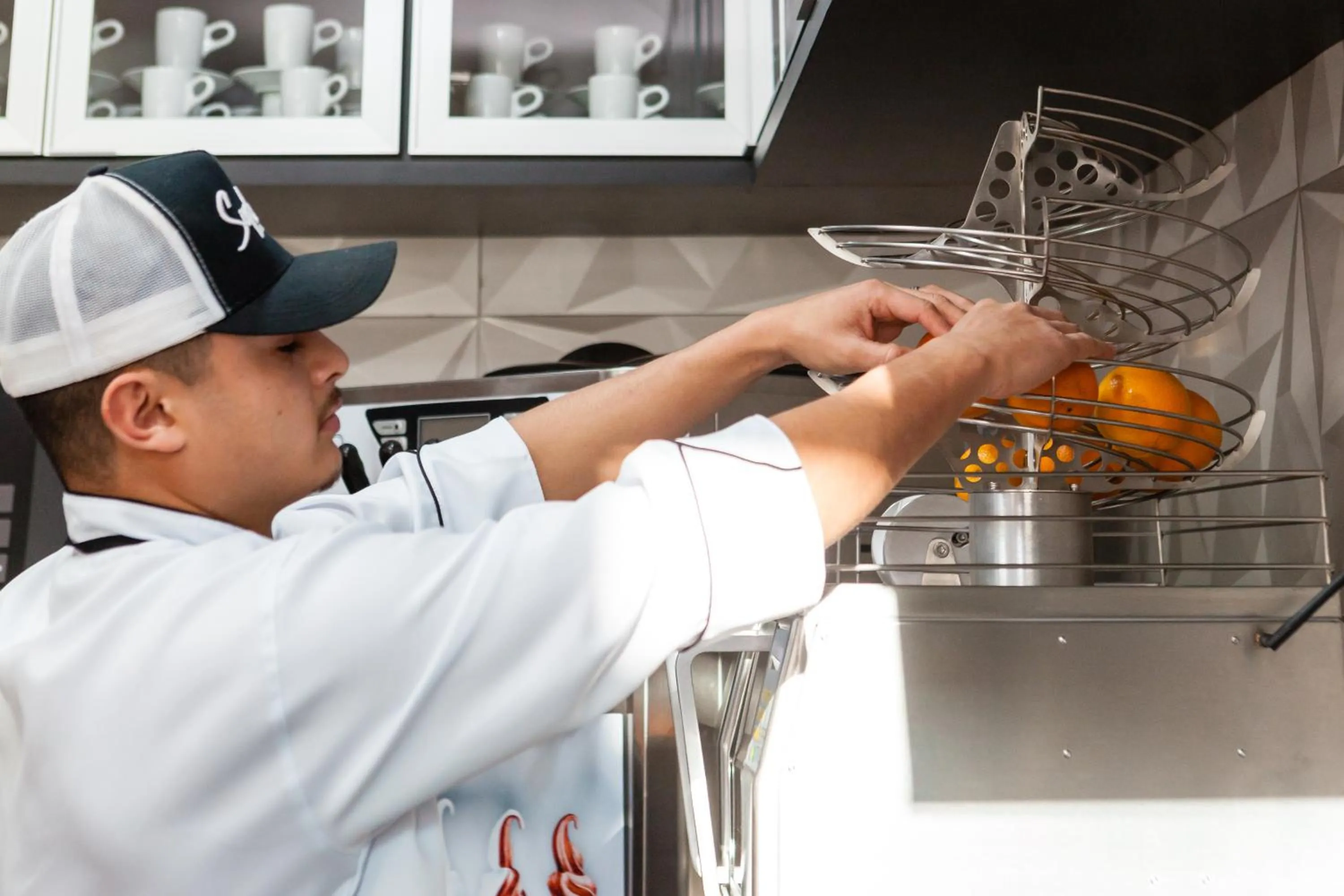 Restaurant/places to eat in Sophita Business Hotel