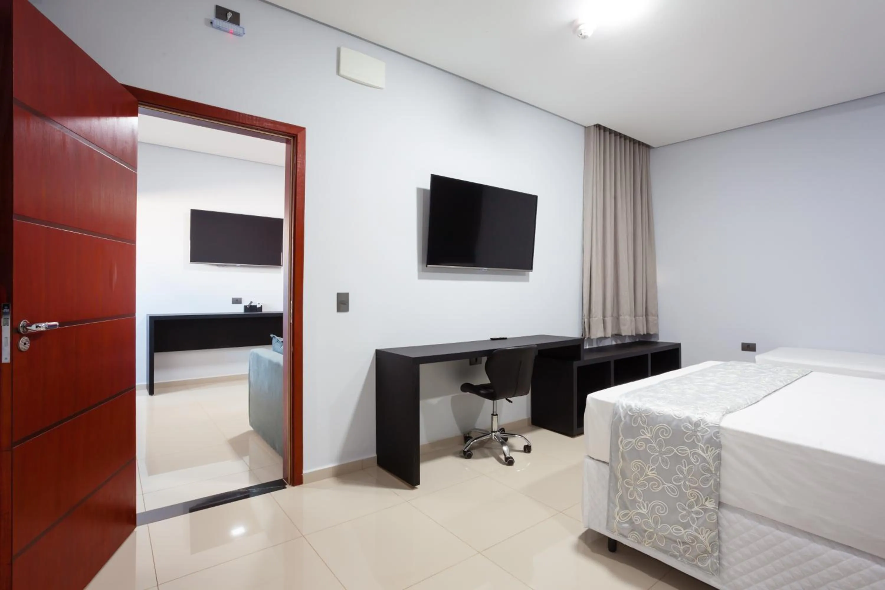 Bedroom, Bed in Sophita Business Hotel